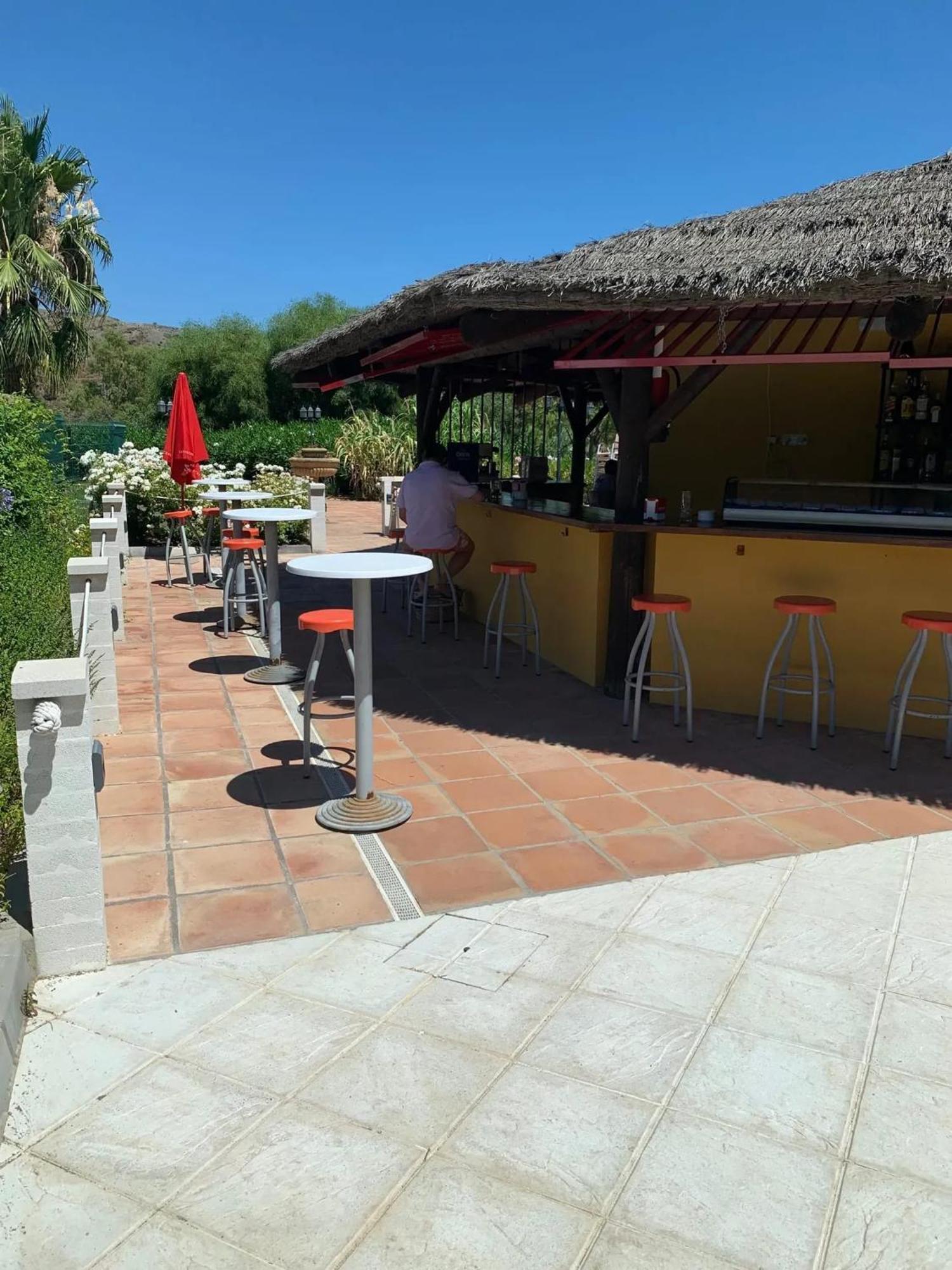 Elegant In Benahavis With Shared Pool 100 M² Apartment Estepona