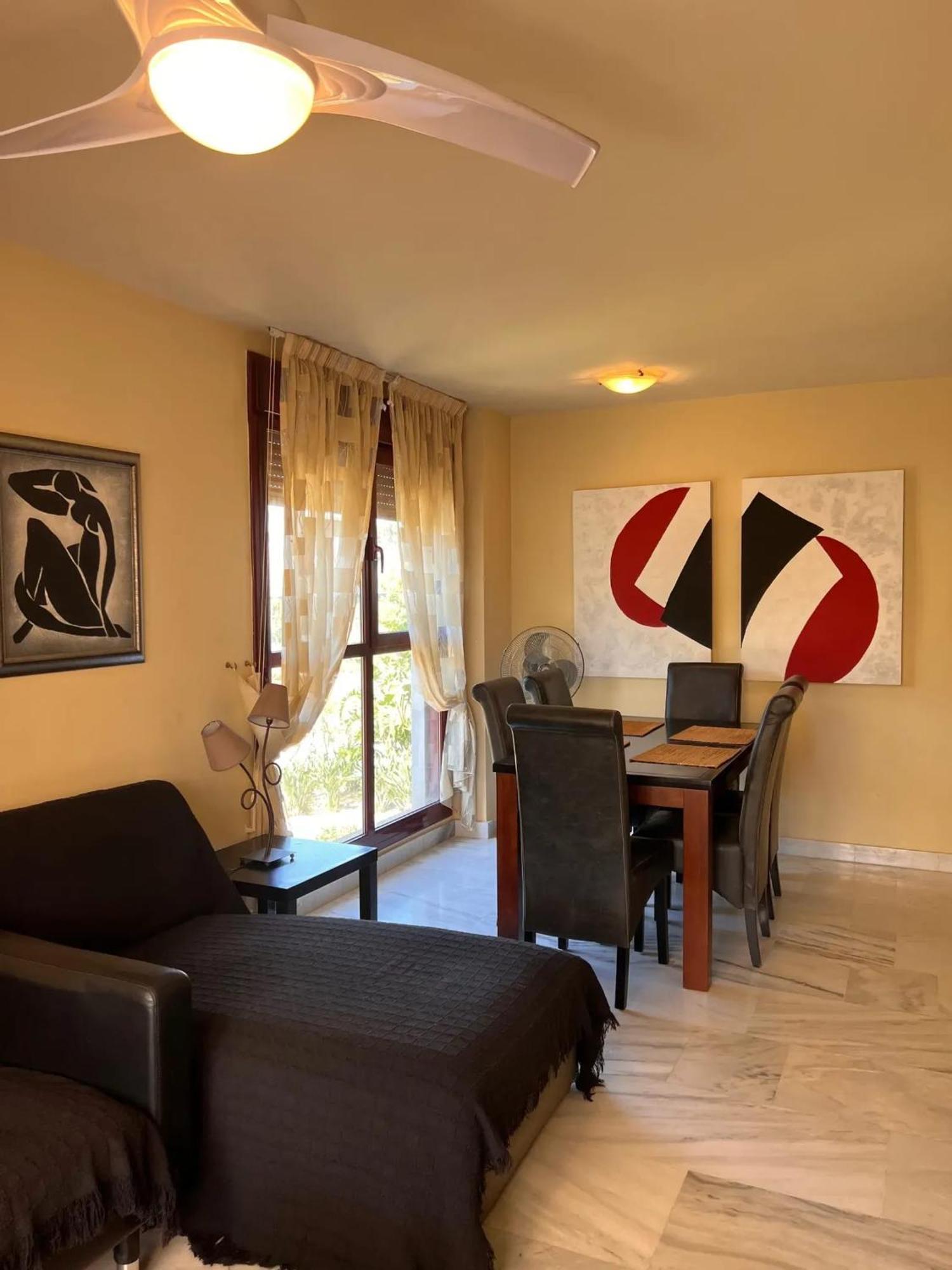 Apartment Elegant In Benahavis With Shared Pool 100 M² *