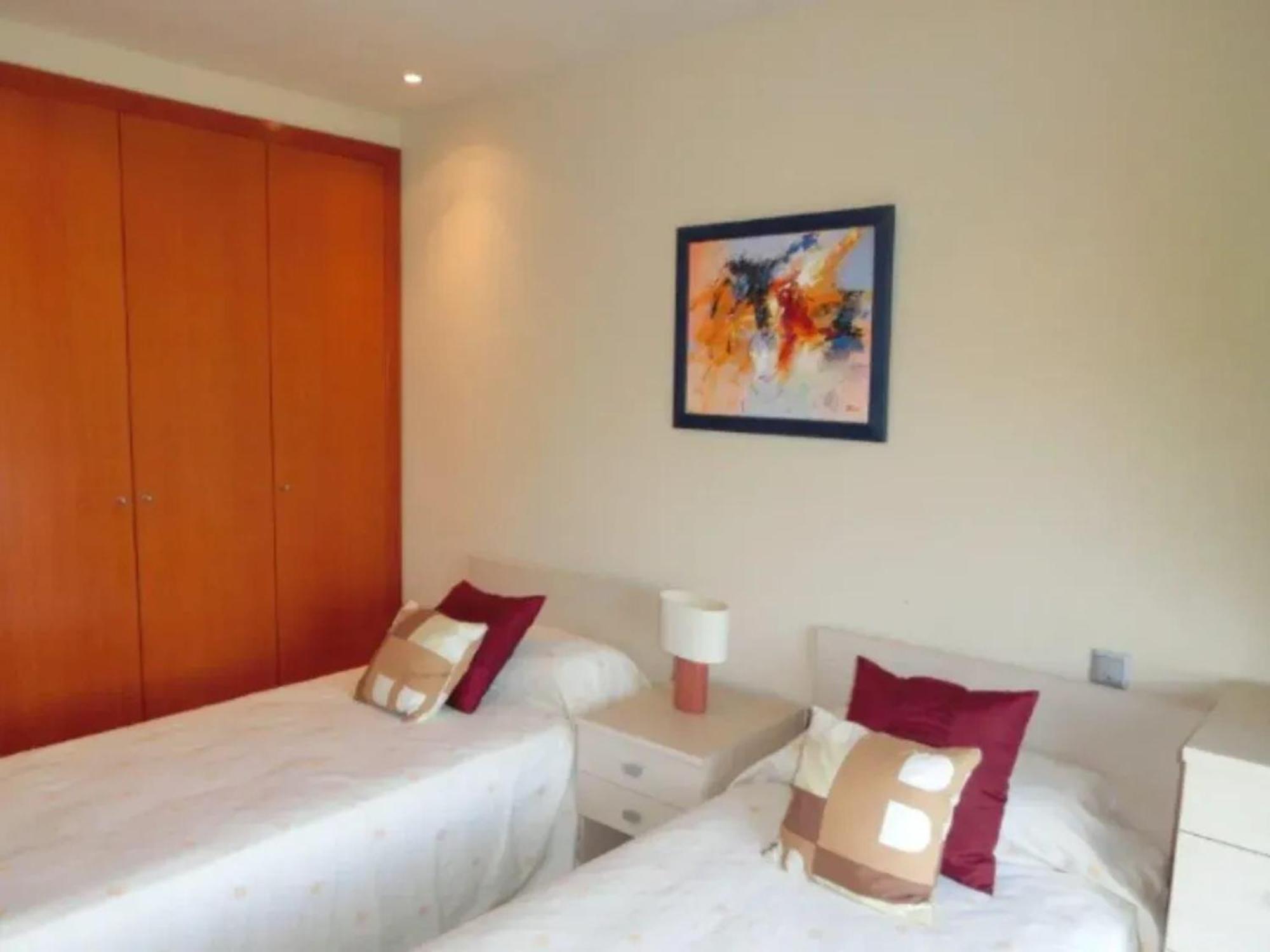 Apartment Elegant In Benahavis With Shared Pool 100 M² *