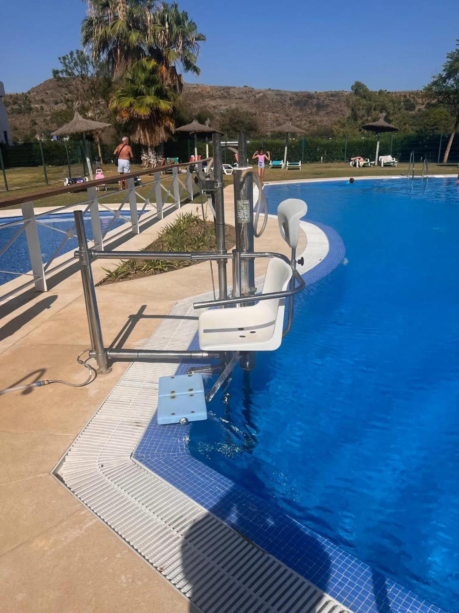 Elegant In Benahavis With Shared Pool 100 M² Estepona