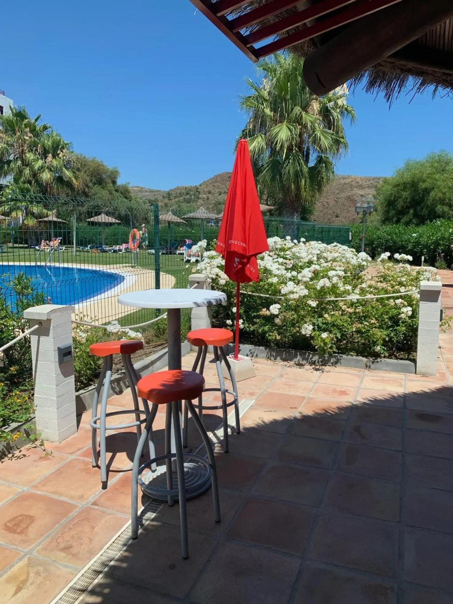 Elegant In Benahavis With Shared Pool 100 M² Apartment