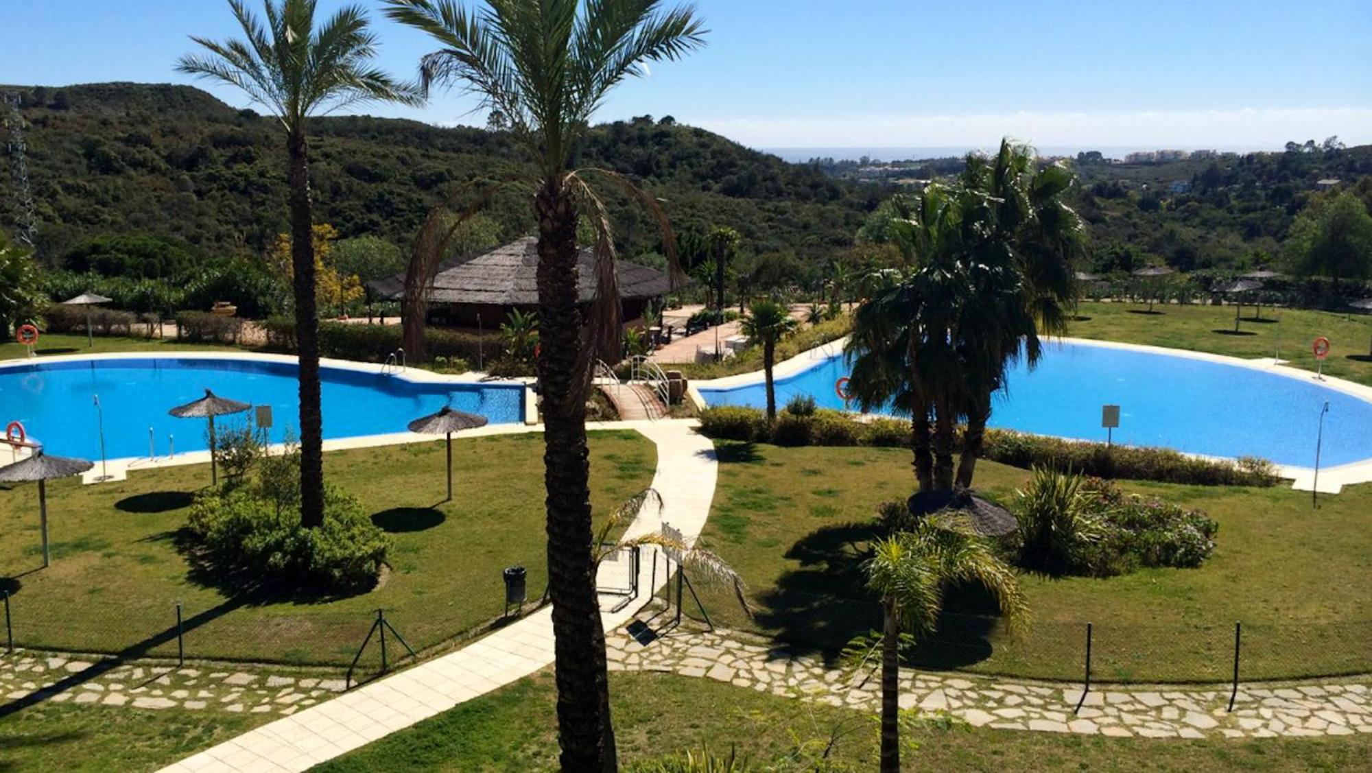 Apartment Elegant In Benahavis With Shared Pool 100 M²