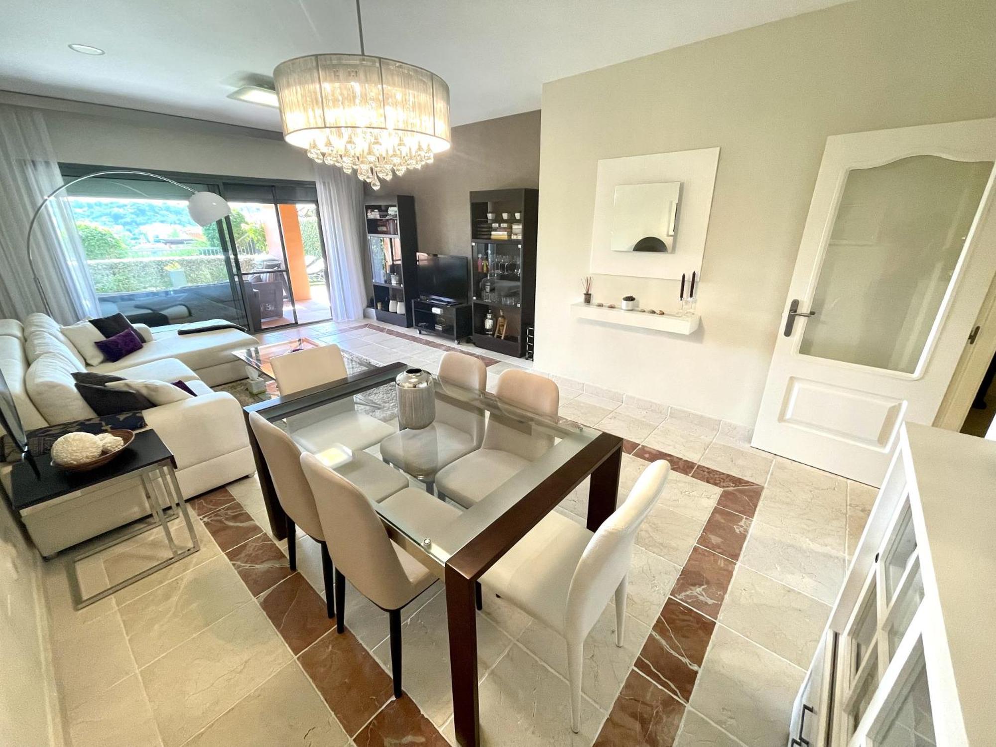 Luxury 2-bed In Benatalaya