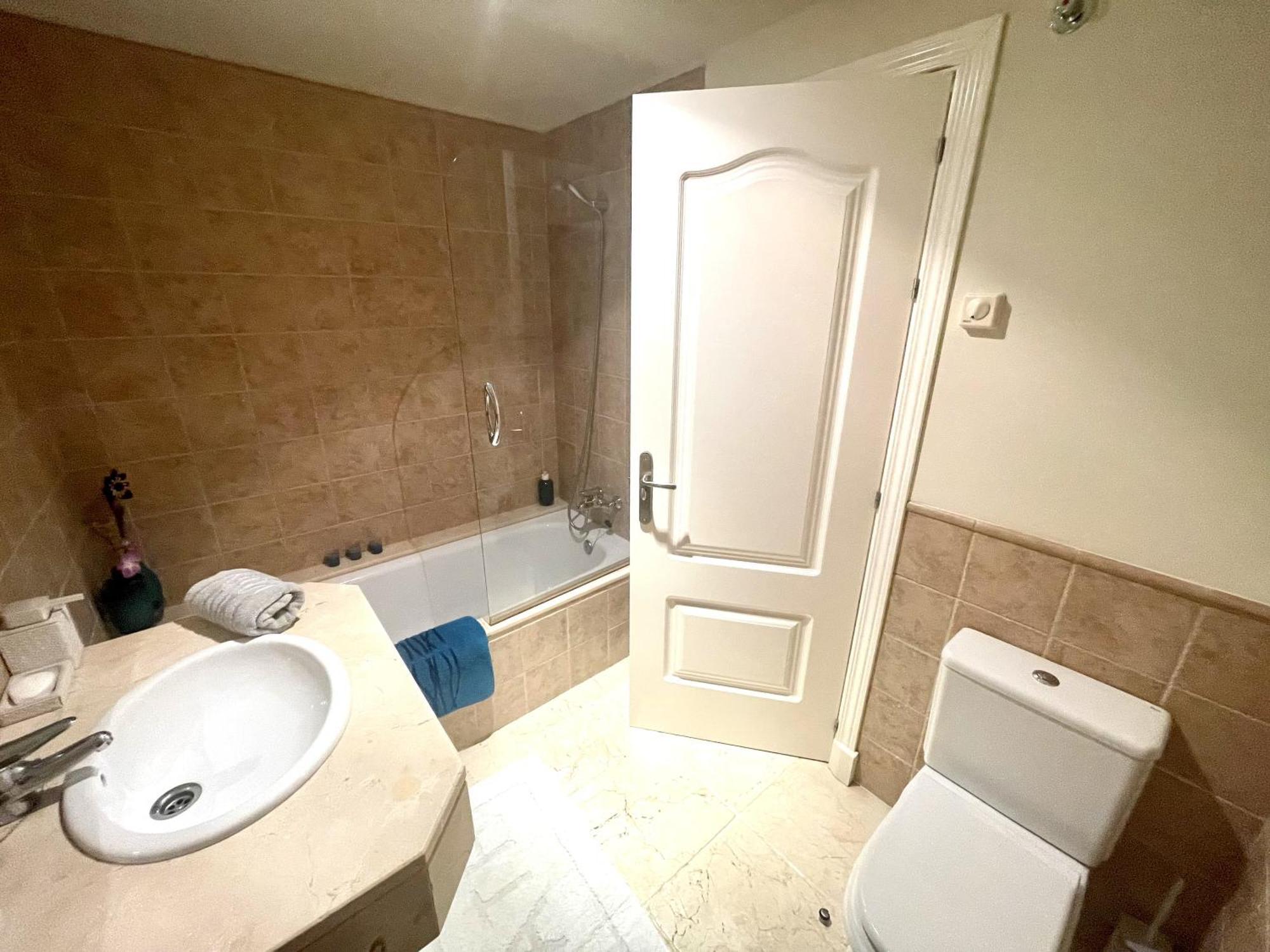 Luxury 2-bed In Benatalaya Apartment Estepona