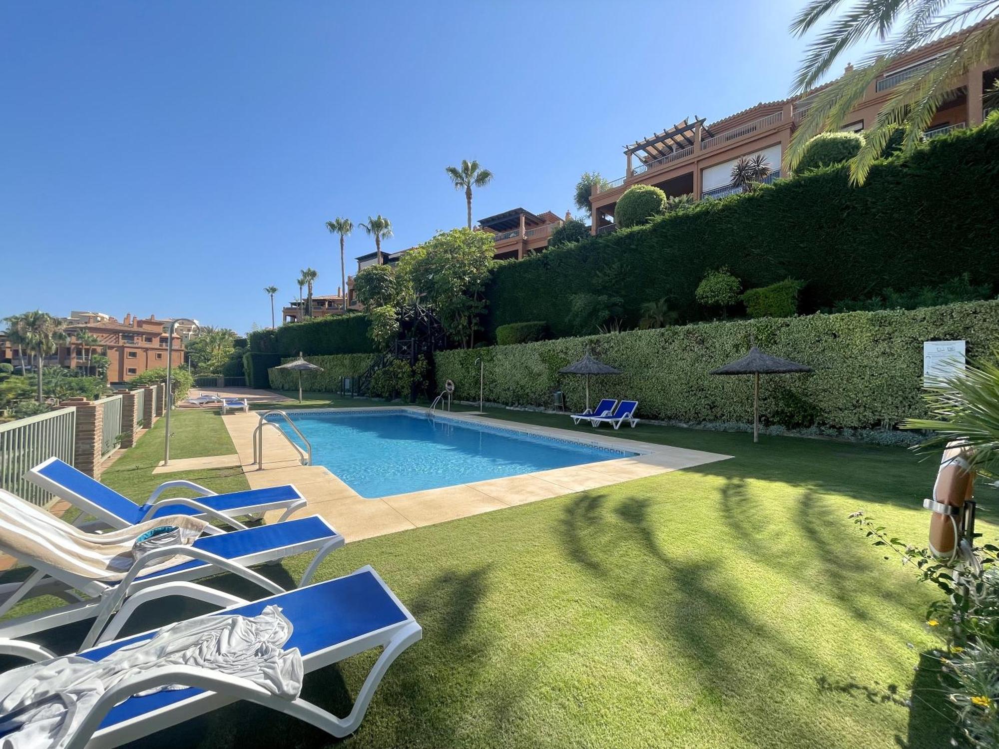 Apartment Luxury 2-bed In Benatalaya