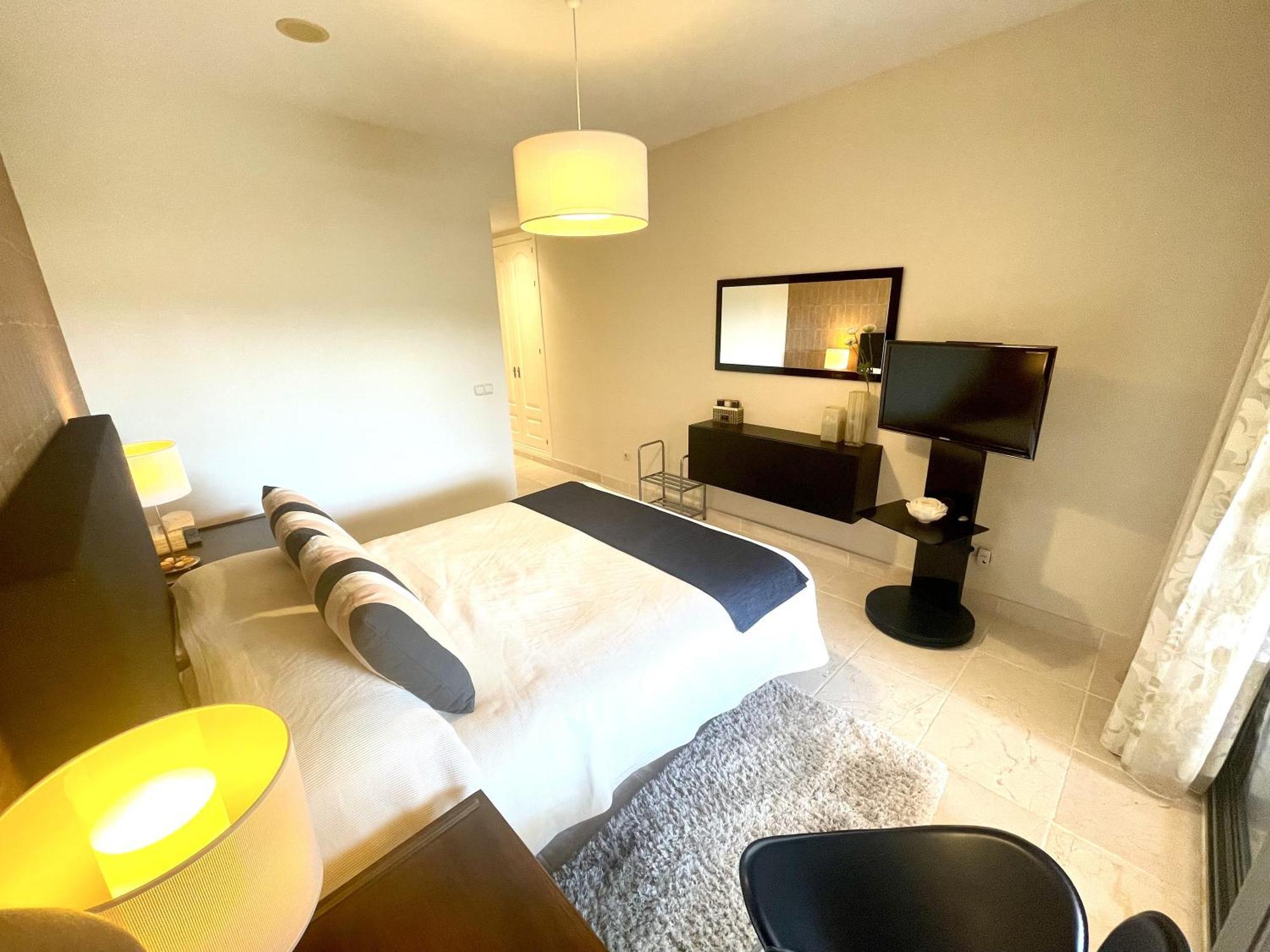 Luxury 2-bed In Benatalaya Estepona