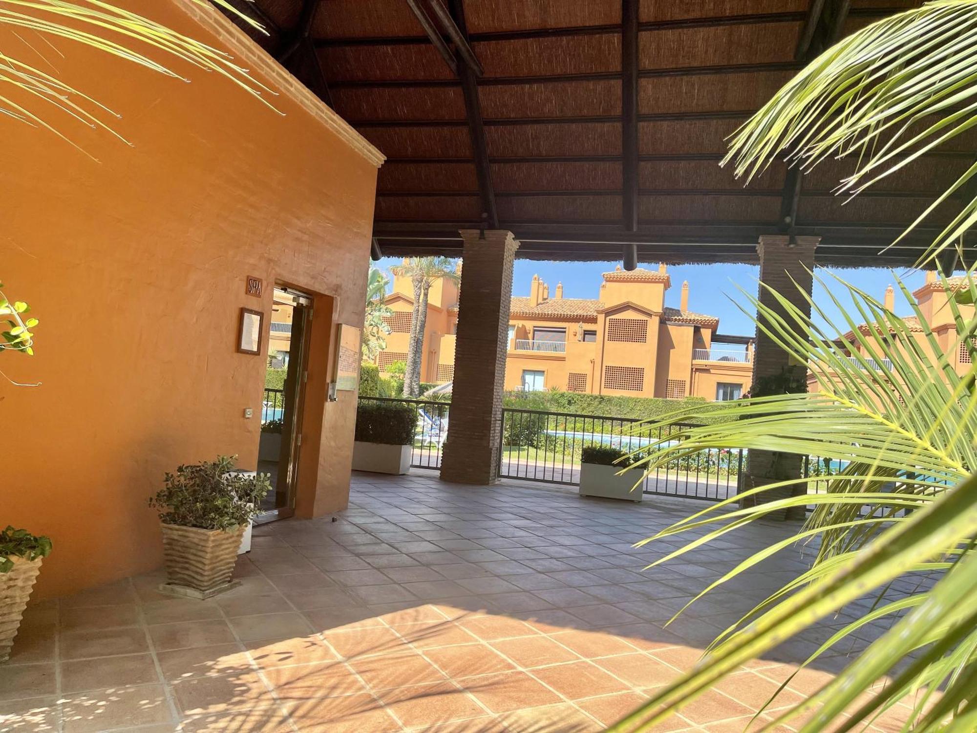 Luxury 2-bed In Benatalaya *
