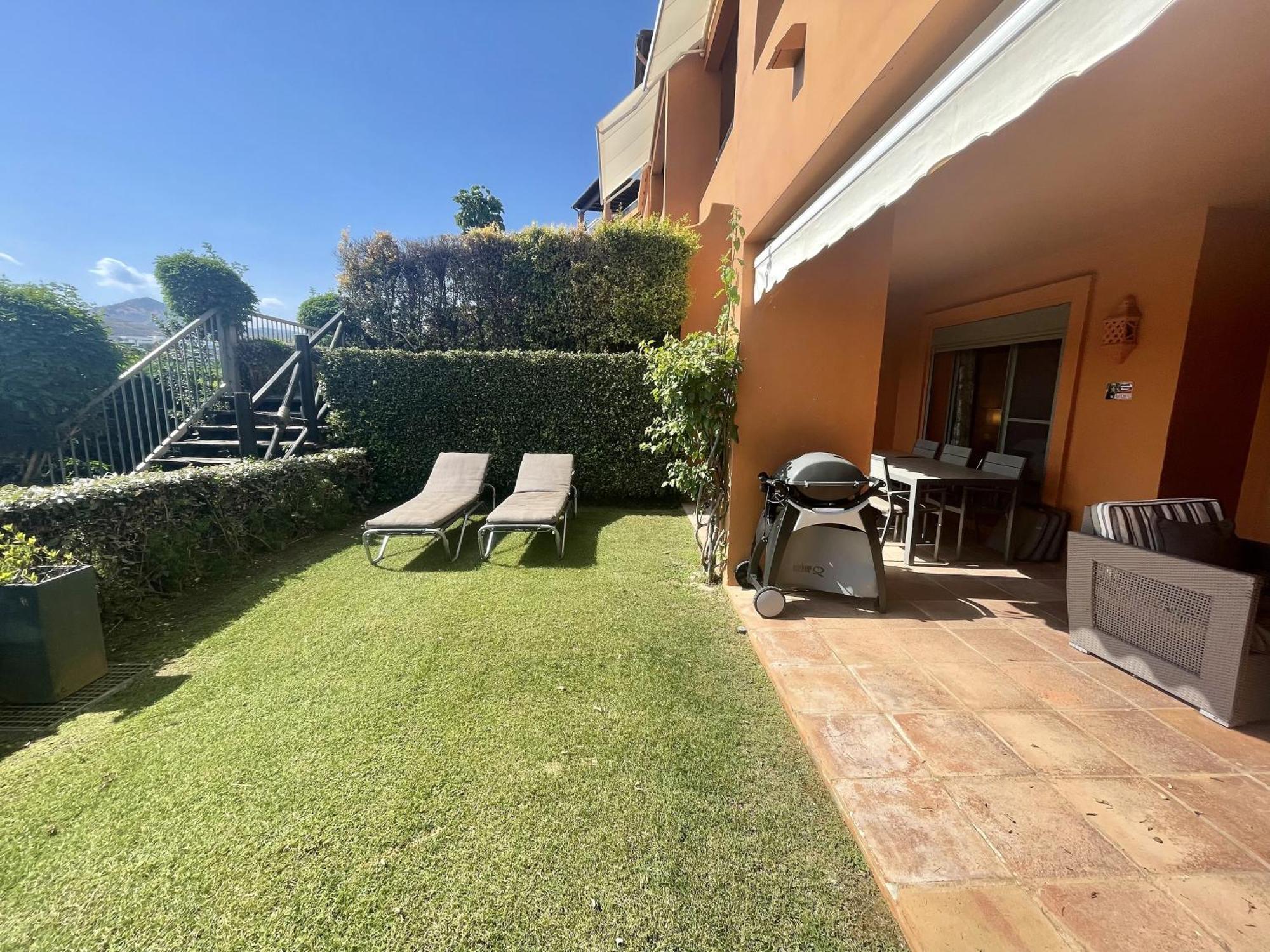 Apartment Luxury 2-bed In Benatalaya Estepona