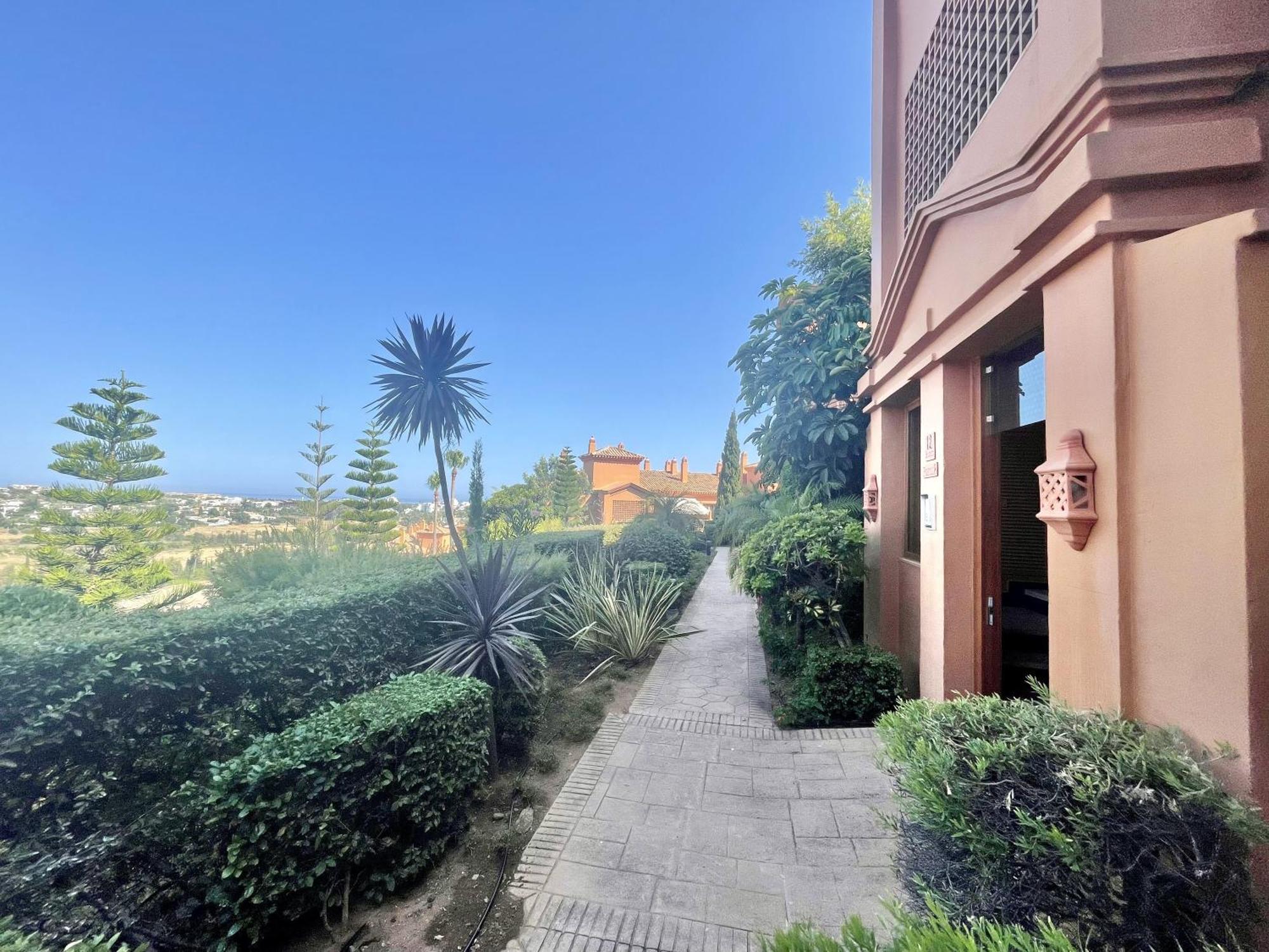 Luxury 2-bed In Benatalaya *