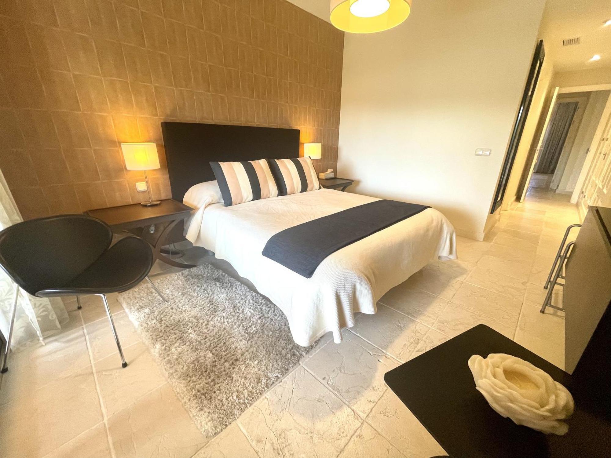 Luxury 2-bed In Benatalaya Apartment *