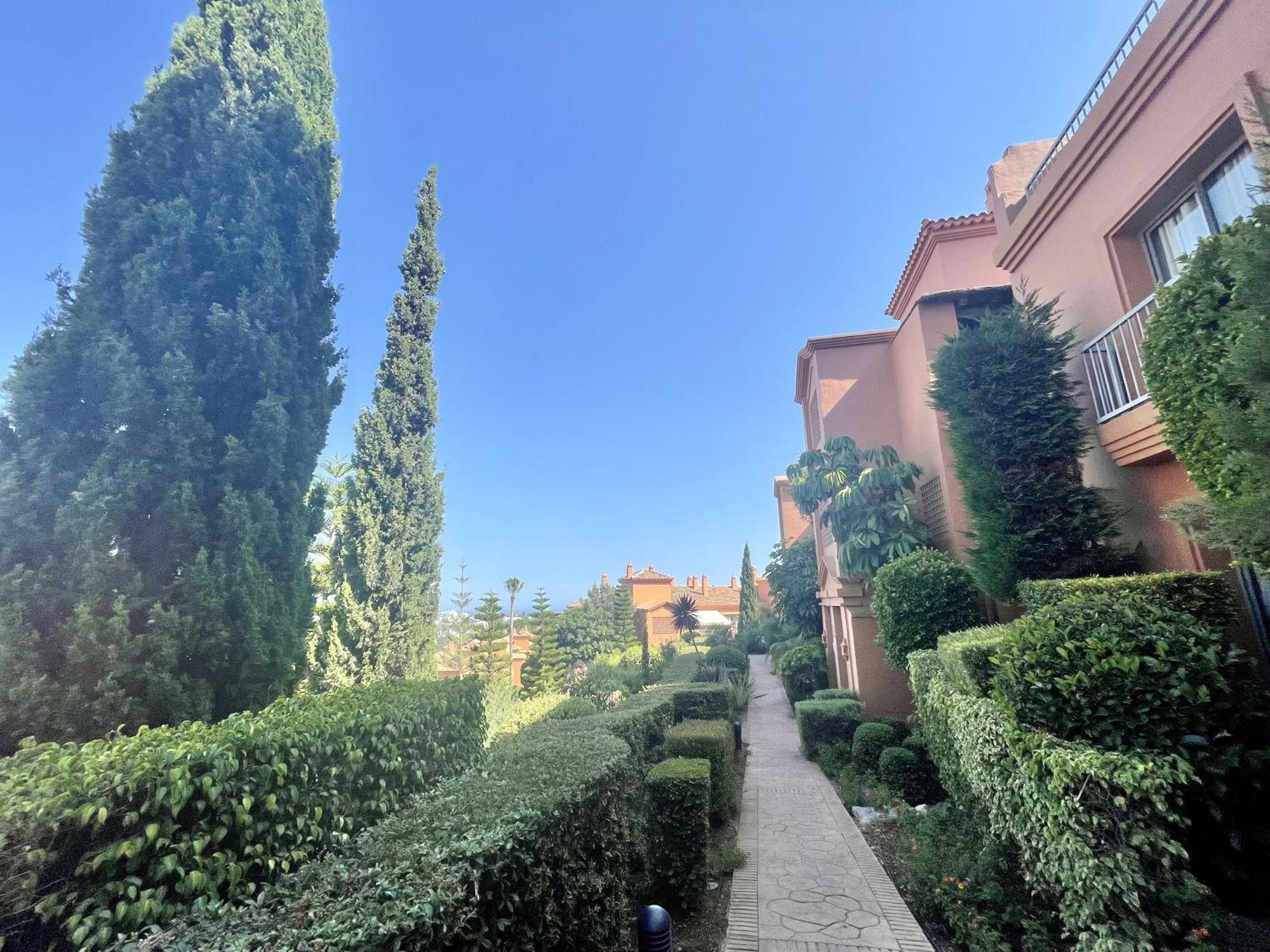 Luxury 2-bed In Benatalaya *