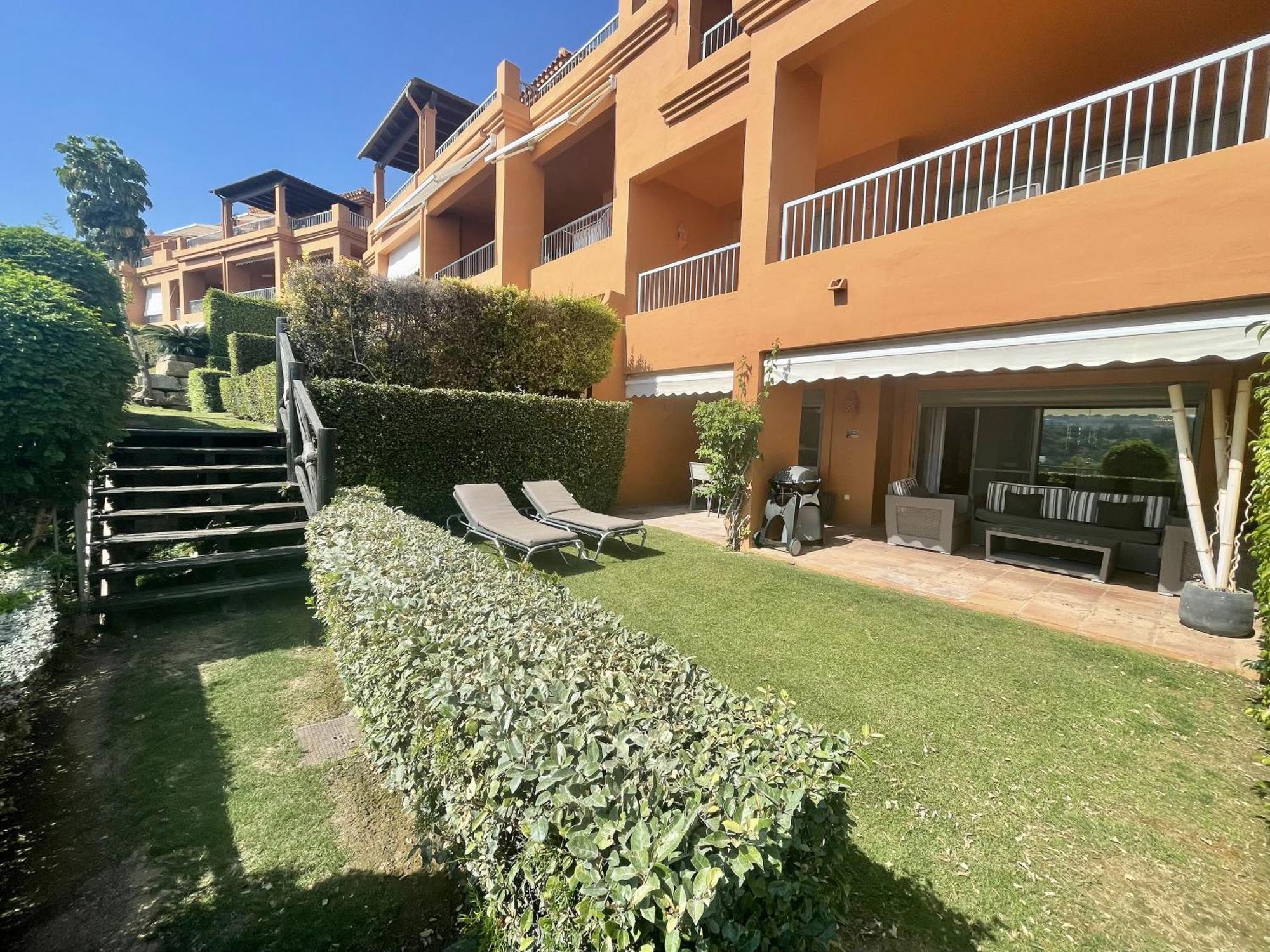 Luxury 2-bed In Benatalaya * Estepona