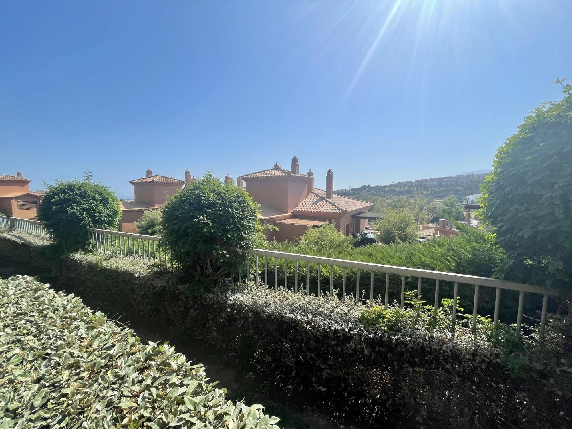Luxury 2-bed In Benatalaya *