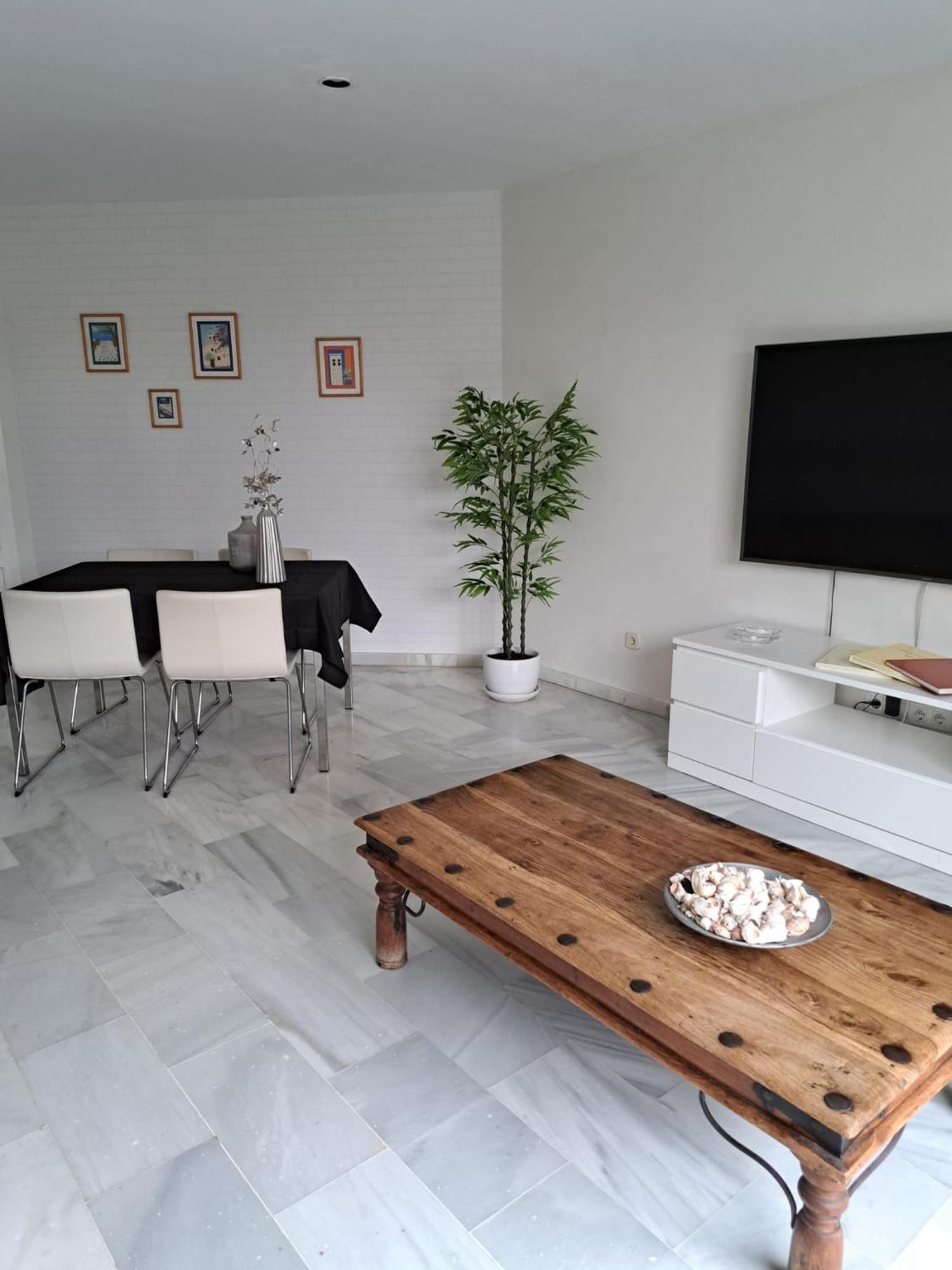 Casa ' Izzy ' * Estepona