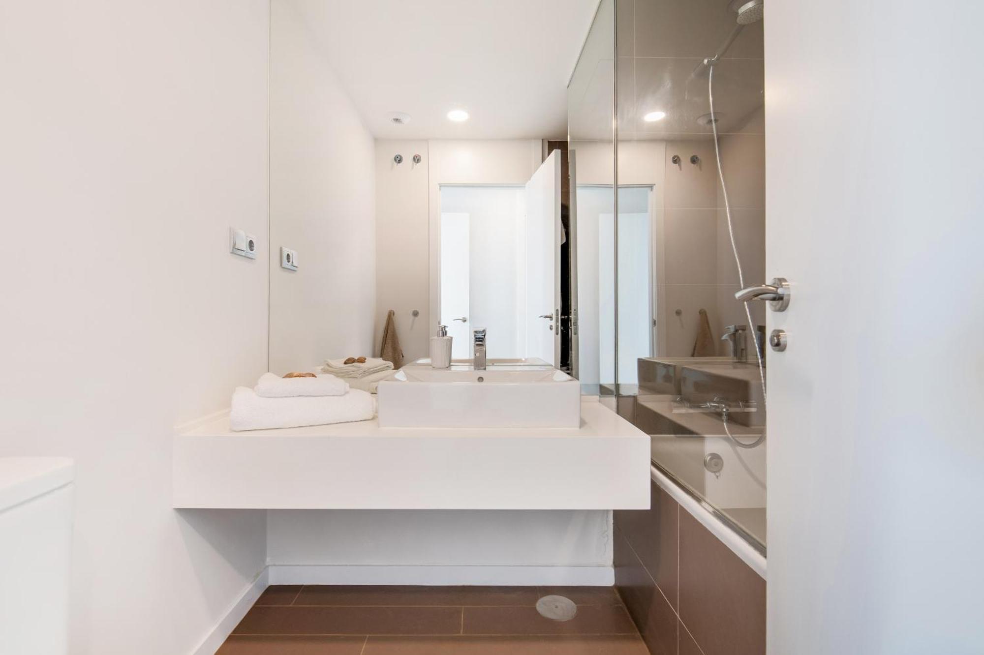 Lm352b- Spacious Family Penthouse With Sea View *