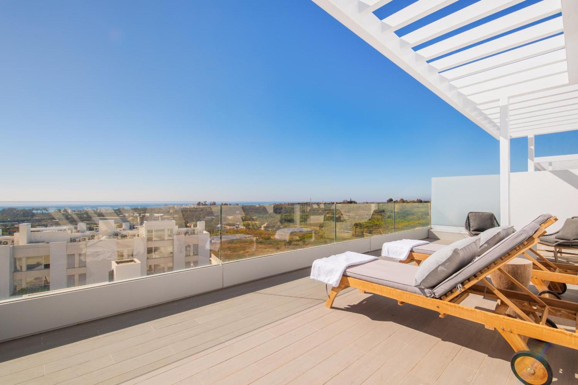 Apartment Lm352b- Spacious Family Penthouse With Sea View Estepona