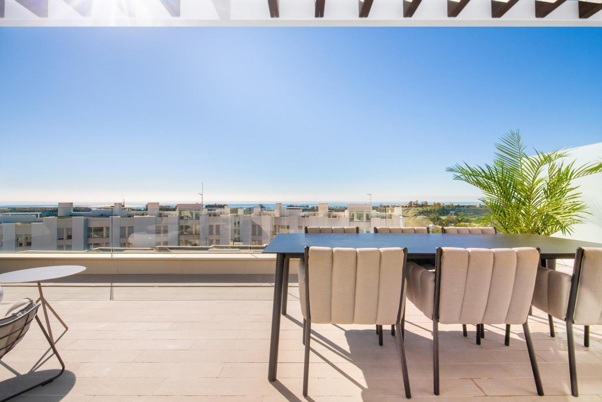Lm352b- Spacious Family Penthouse With Sea View * Estepona