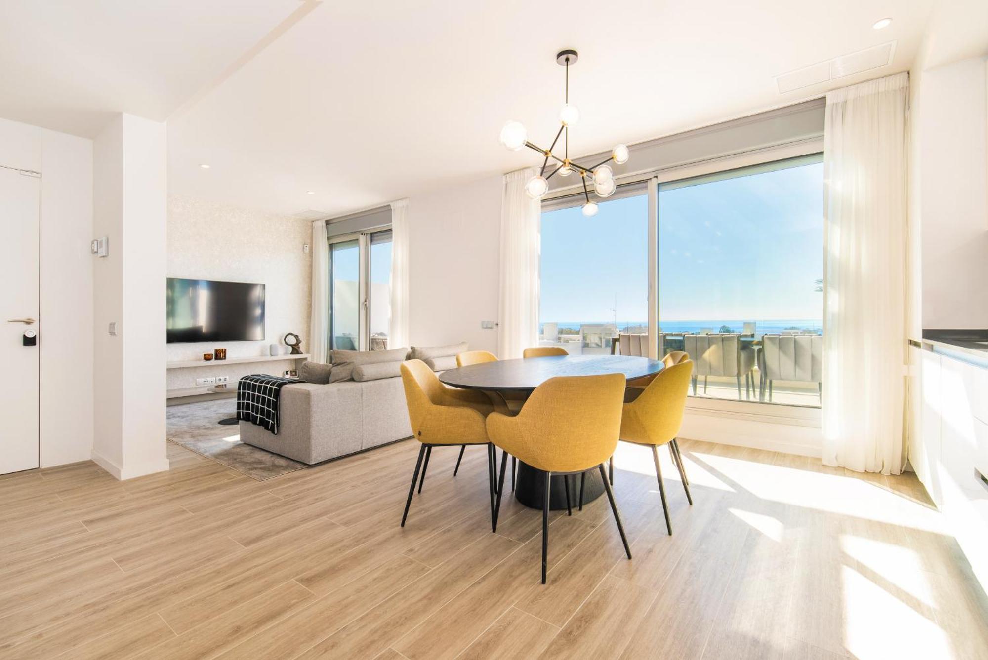 Lm352b- Spacious Family Penthouse With Sea View *