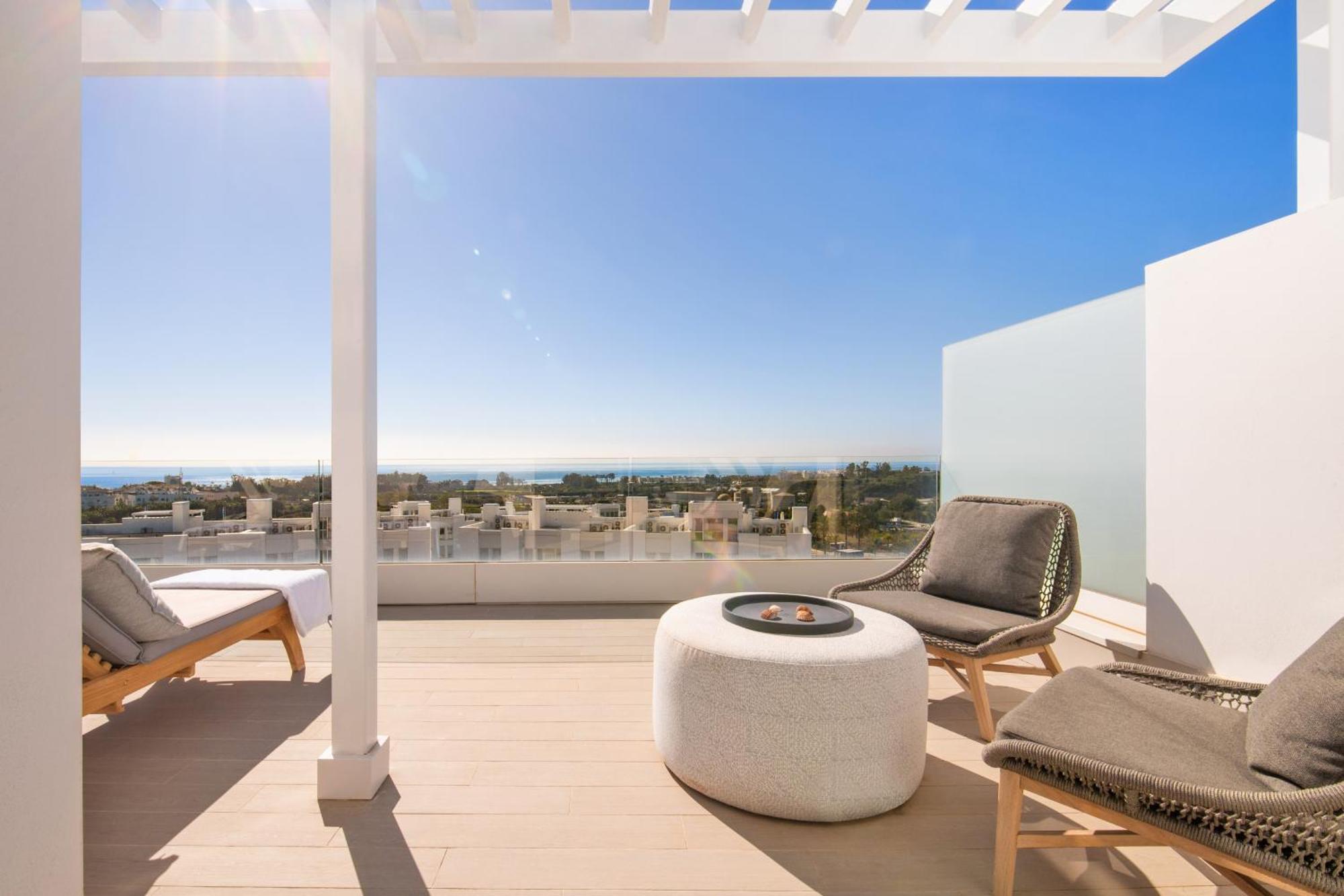 Lm352b- Spacious Family Penthouse With Sea View * Estepona