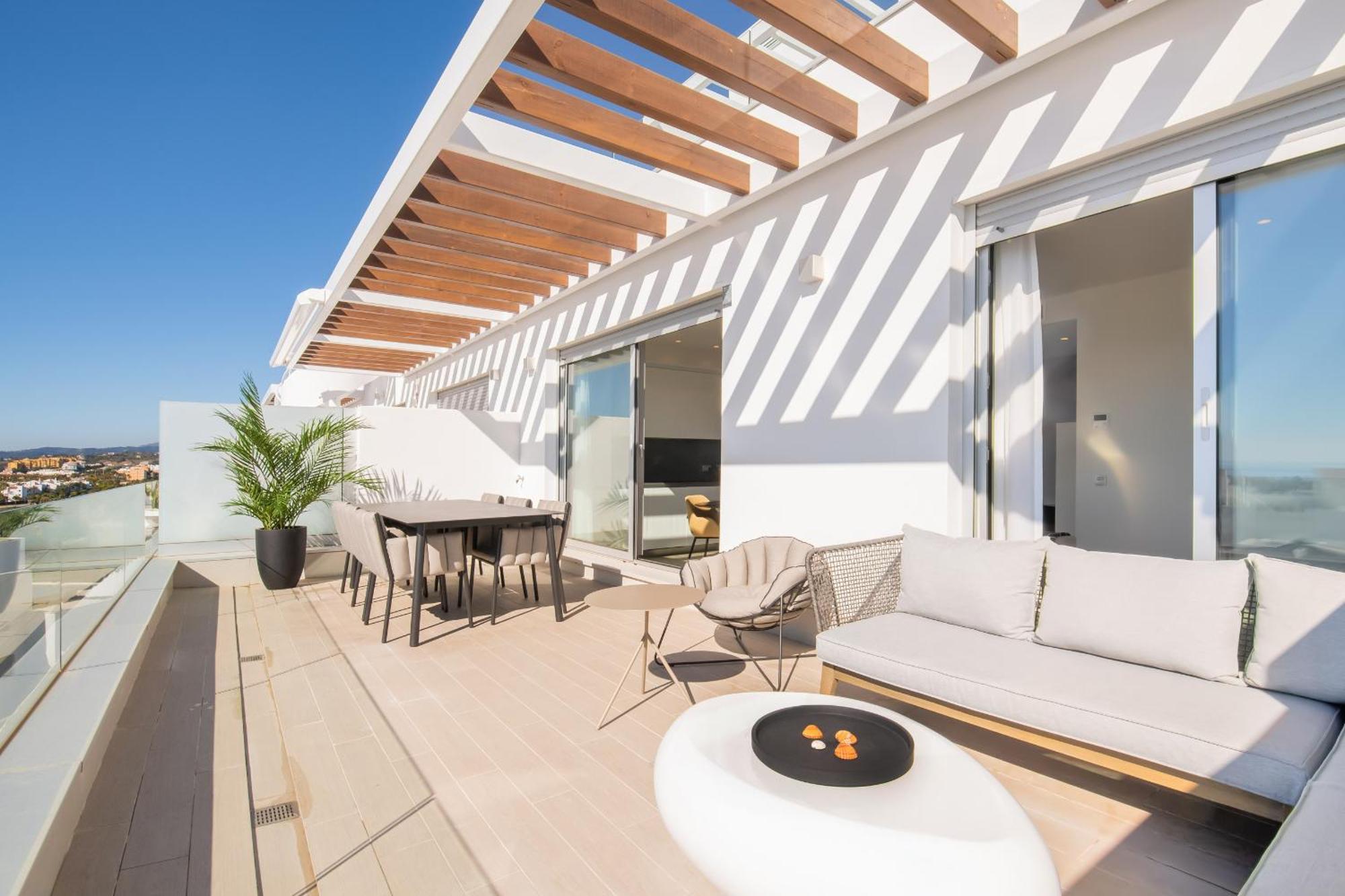 Lm352b- Spacious Family Penthouse With Sea View Apartment Estepona