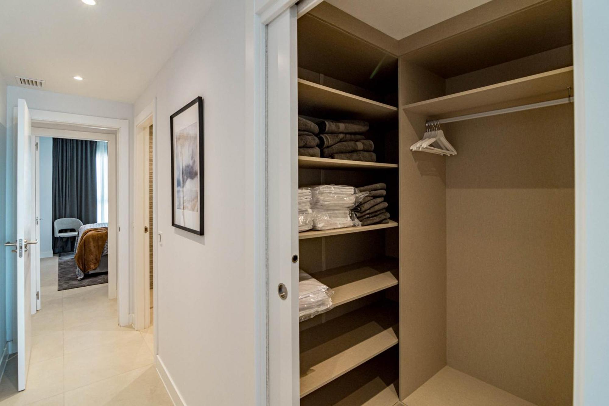 Lme133a- Stunning Flat Close To In