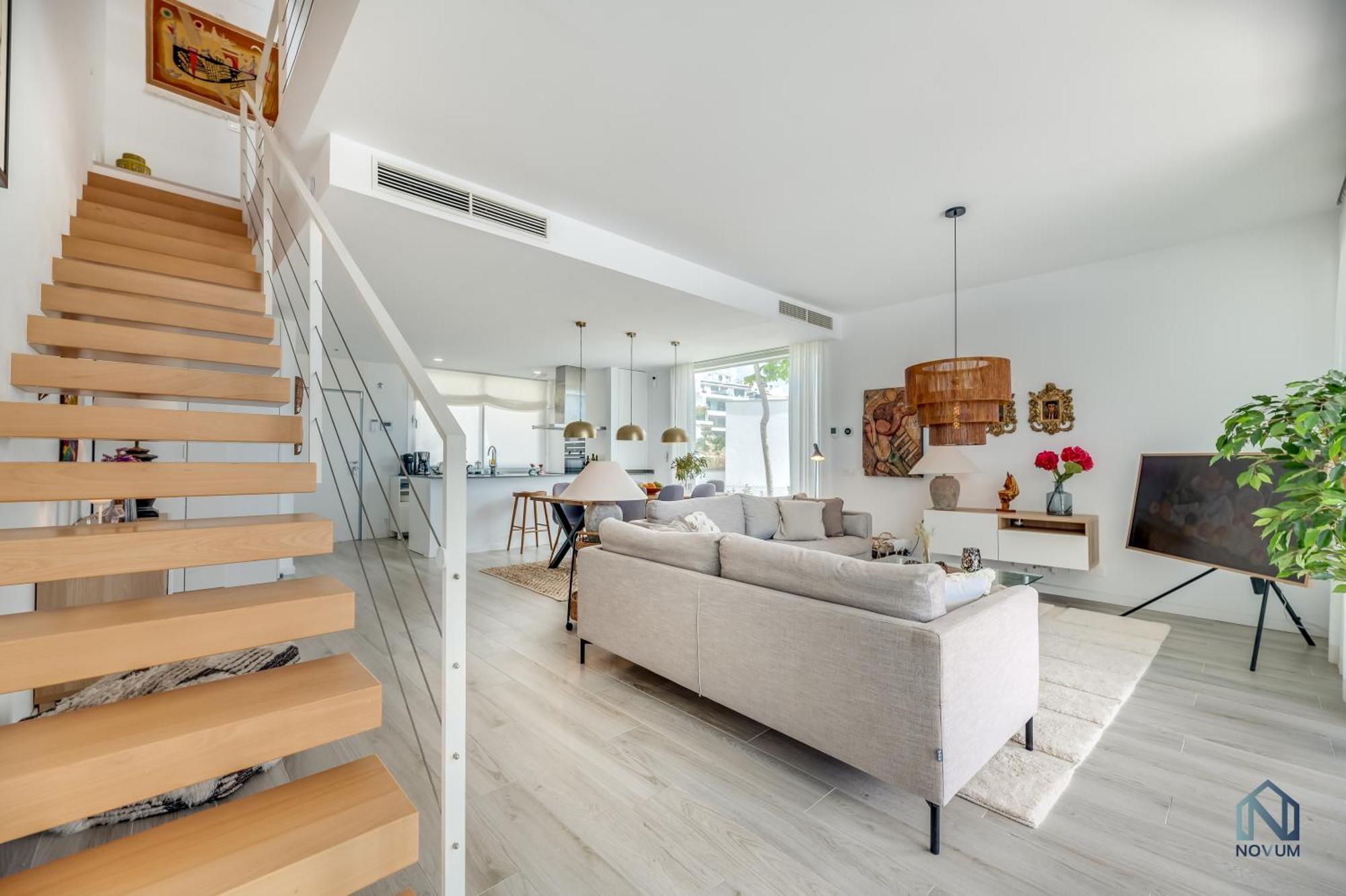 Unique 3-bdrm Townhouse, Stunning View, Pool & Bbq Estepona