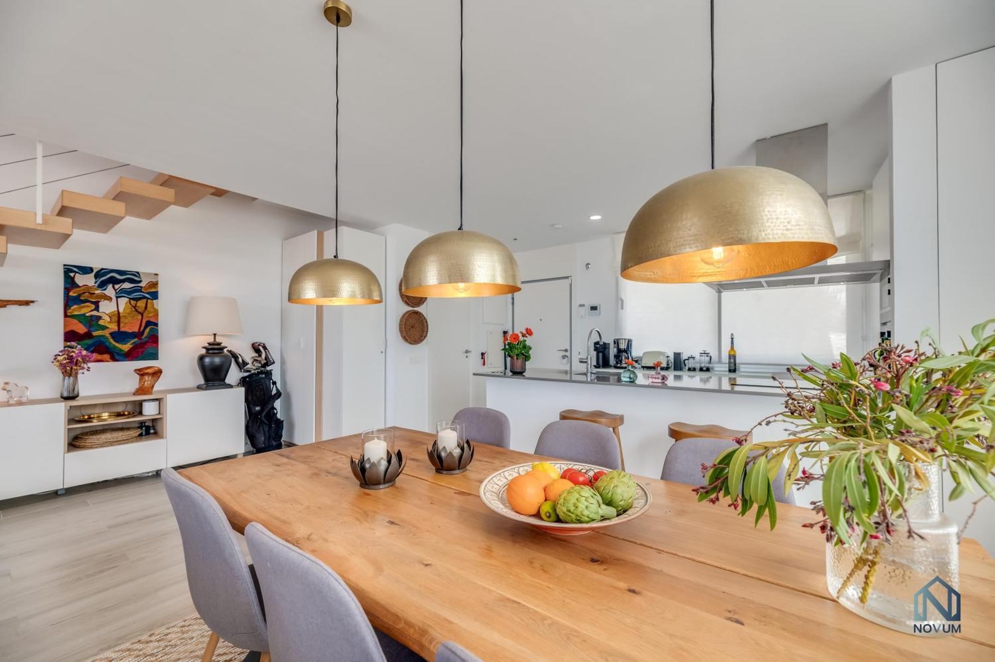 Unique 3-bdrm Townhouse, Stunning View, Pool & Bbq *