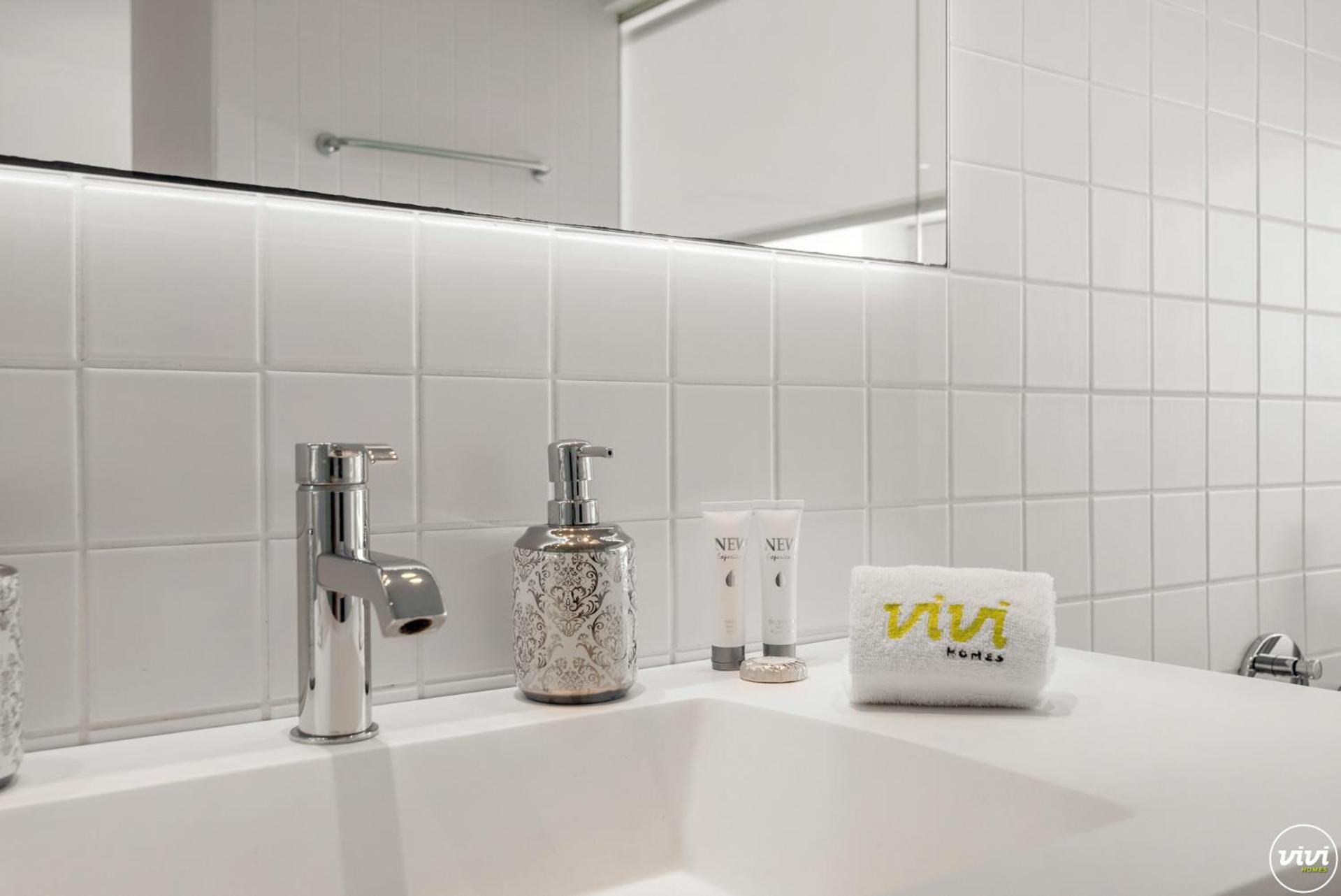 Vivi Homes -villa Carat Pool, Cinema, Golf & Terrace * Estepona