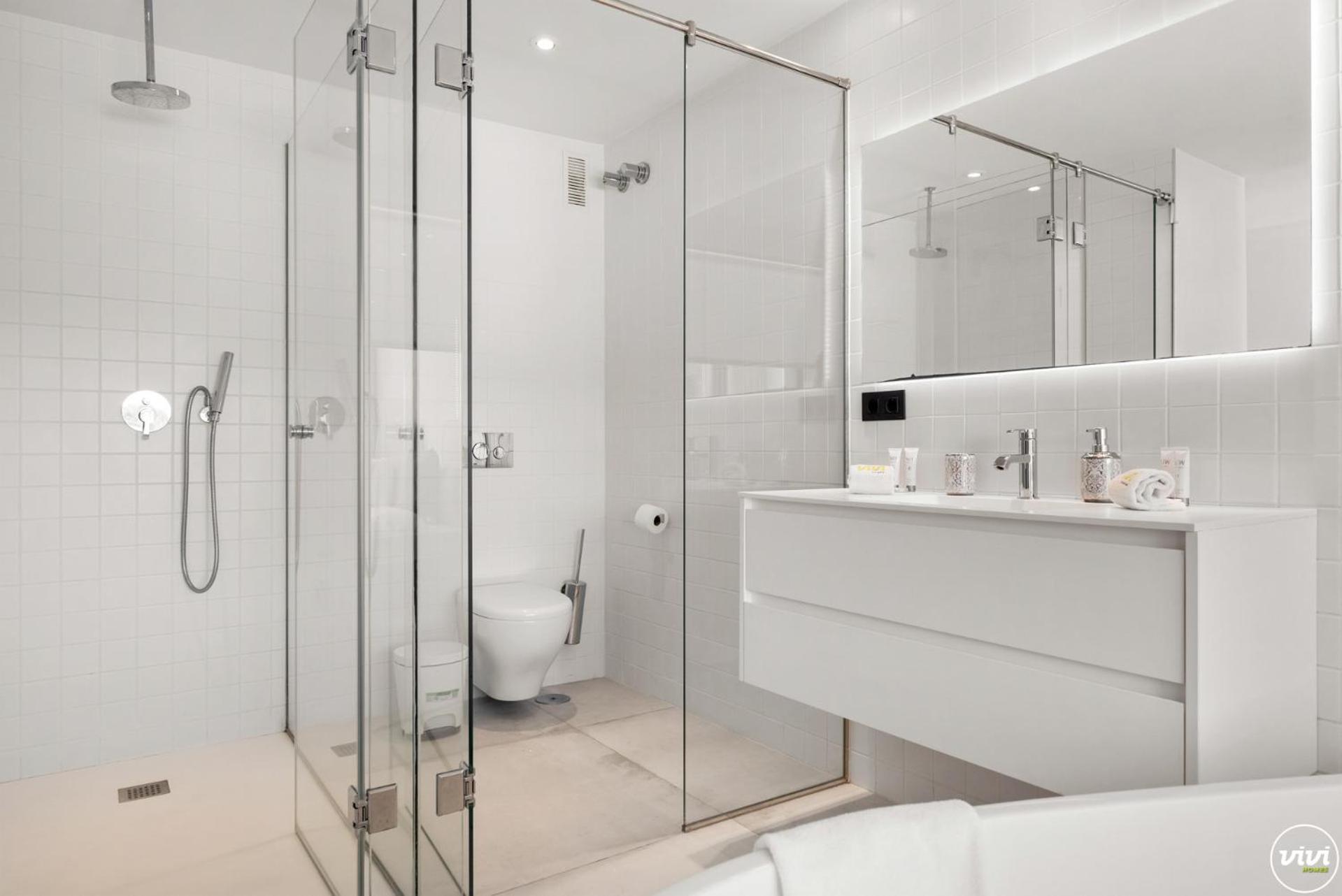 Vivi Homes -villa Carat Pool, Cinema, Golf & Terrace Villa *