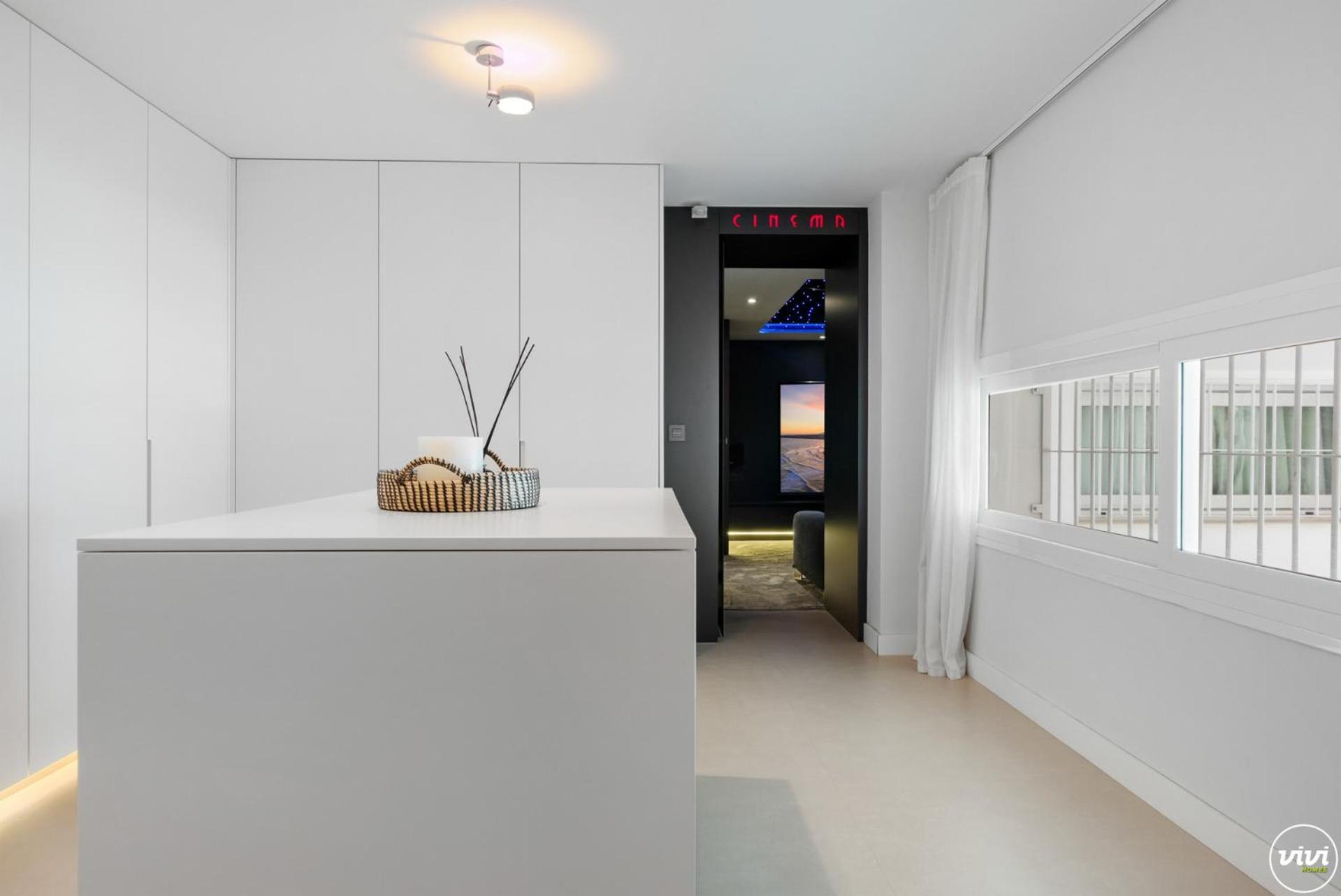 Villa Vivi Homes -villa Carat Pool, Cinema, Golf & Terrace Estepona