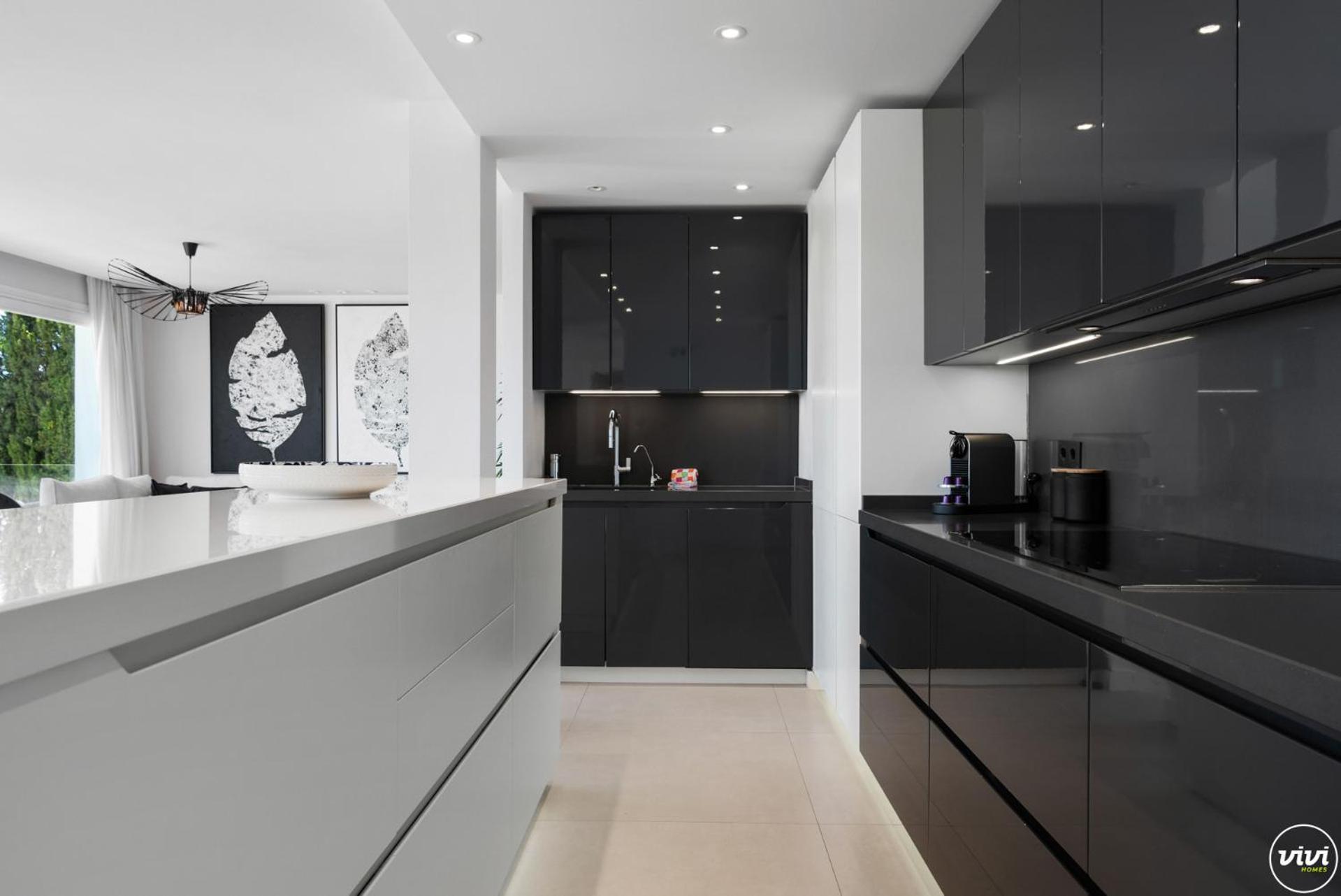Vivi Homes -villa Carat Pool, Cinema, Golf & Terrace * Estepona