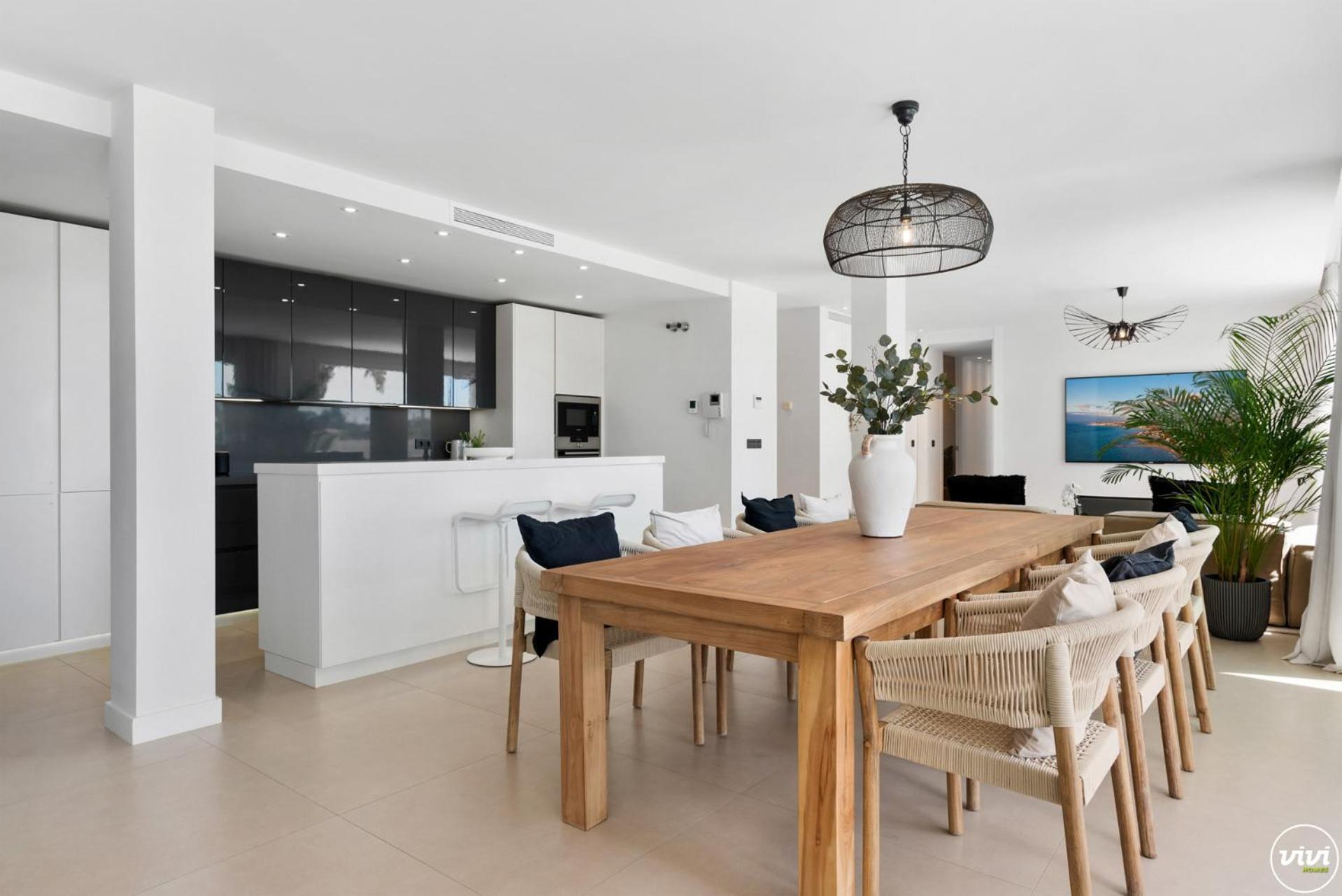 Vivi Homes -villa Carat Pool, Cinema, Golf & Terrace Villa *