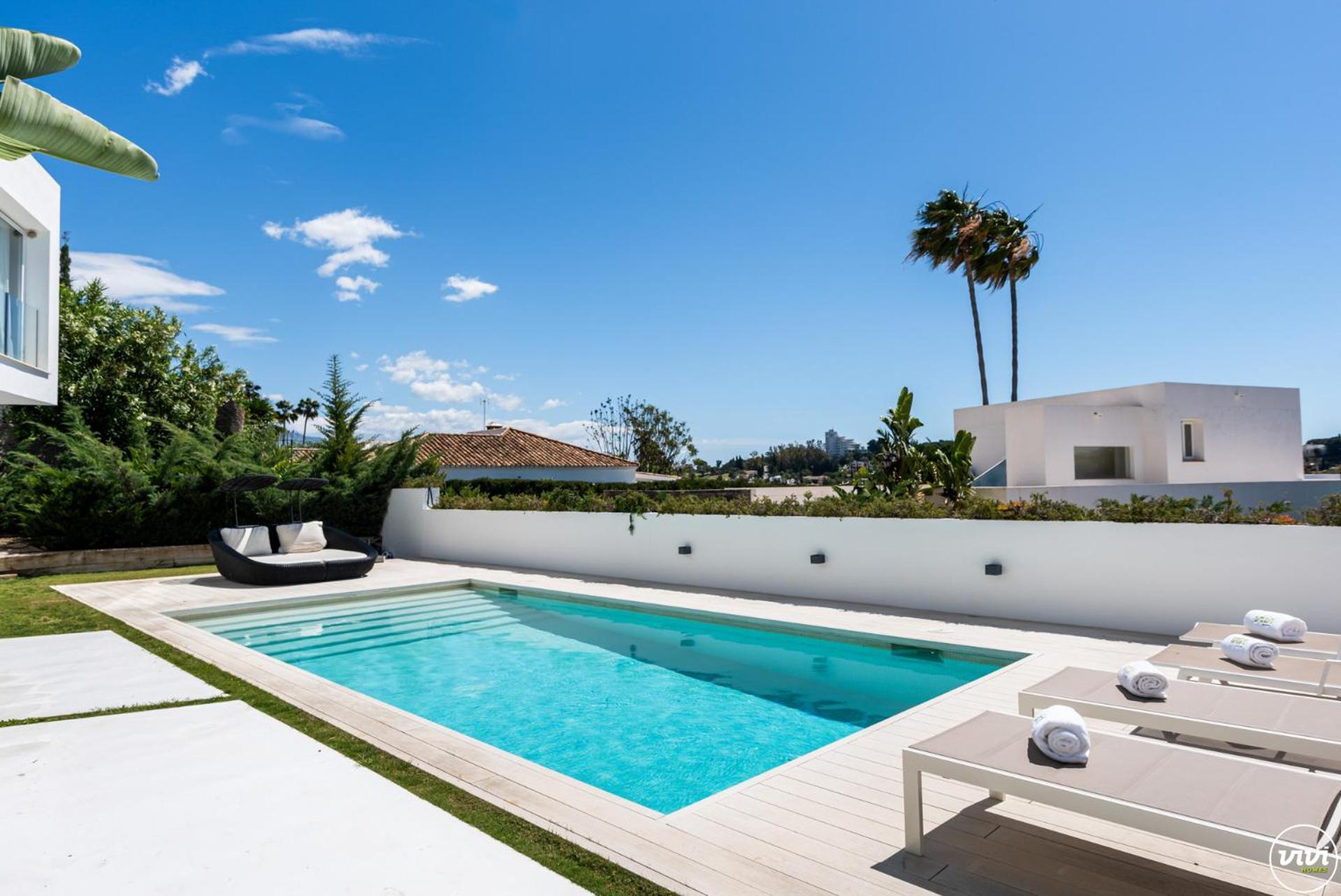 Villa Vivi Homes -villa Carat Pool, Cinema, Golf & Terrace Estepona