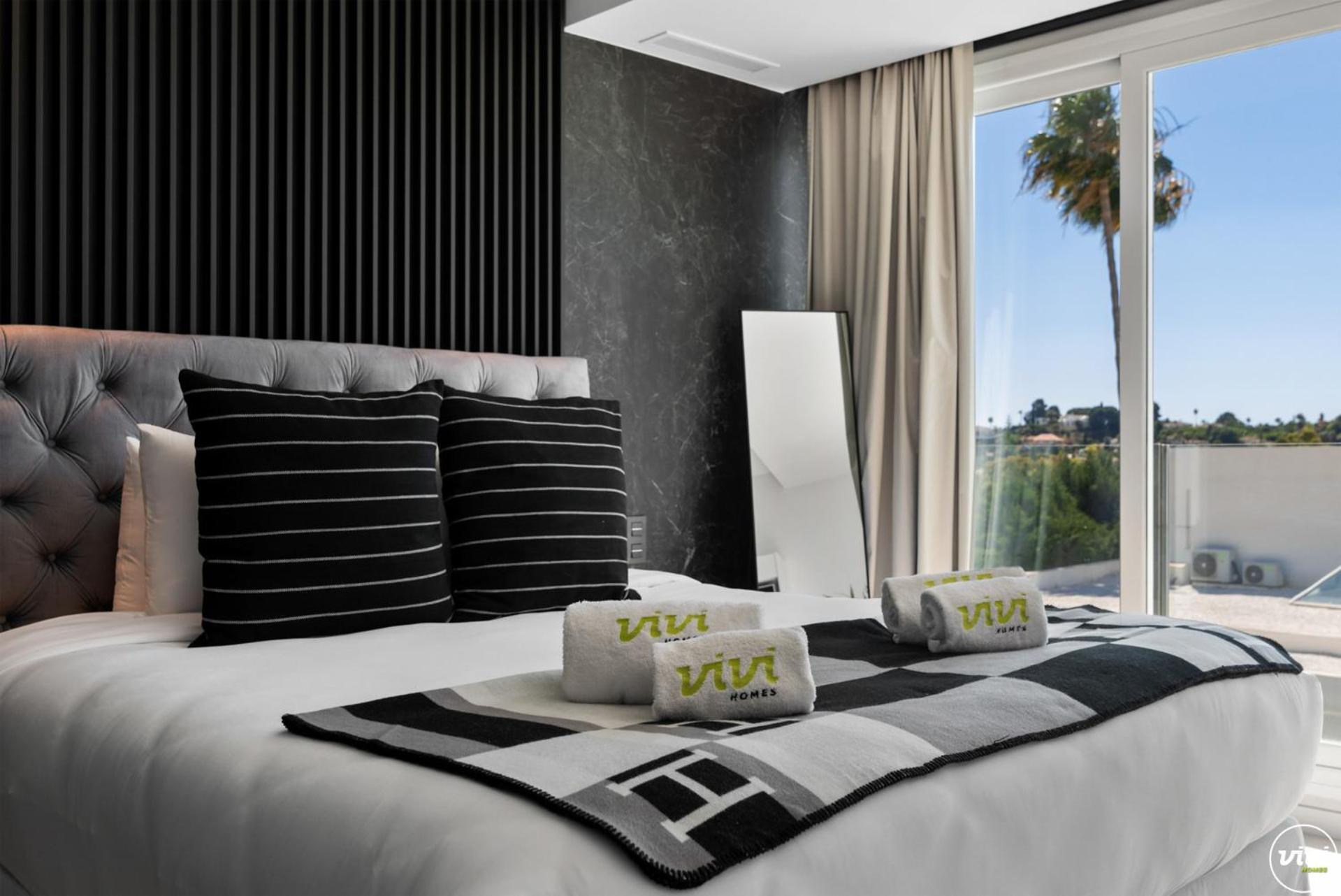 Vivi Homes -villa Carat Pool, Cinema, Golf & Terrace Estepona