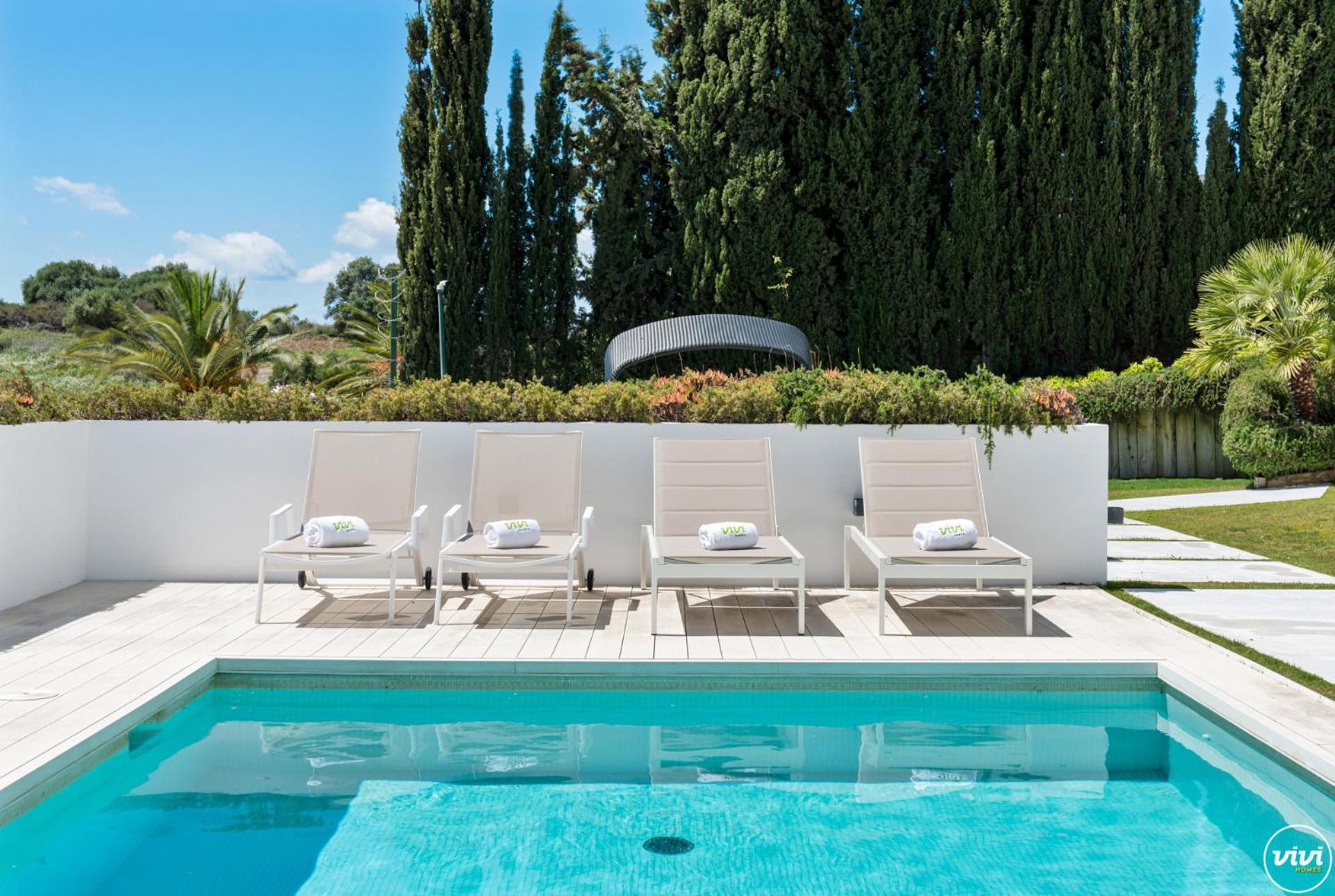 Vivi Homes -villa Carat Pool, Cinema, Golf & Terrace * Estepona