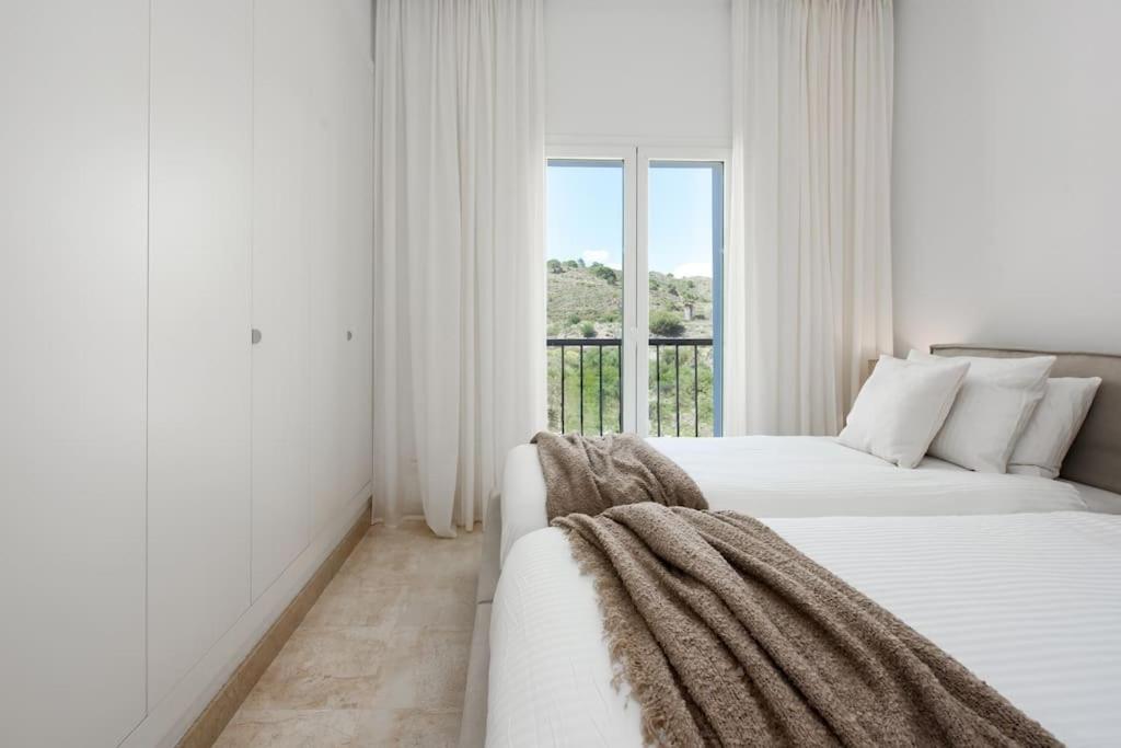Gated Elegant Penthouse In Paraiso Pueblo *