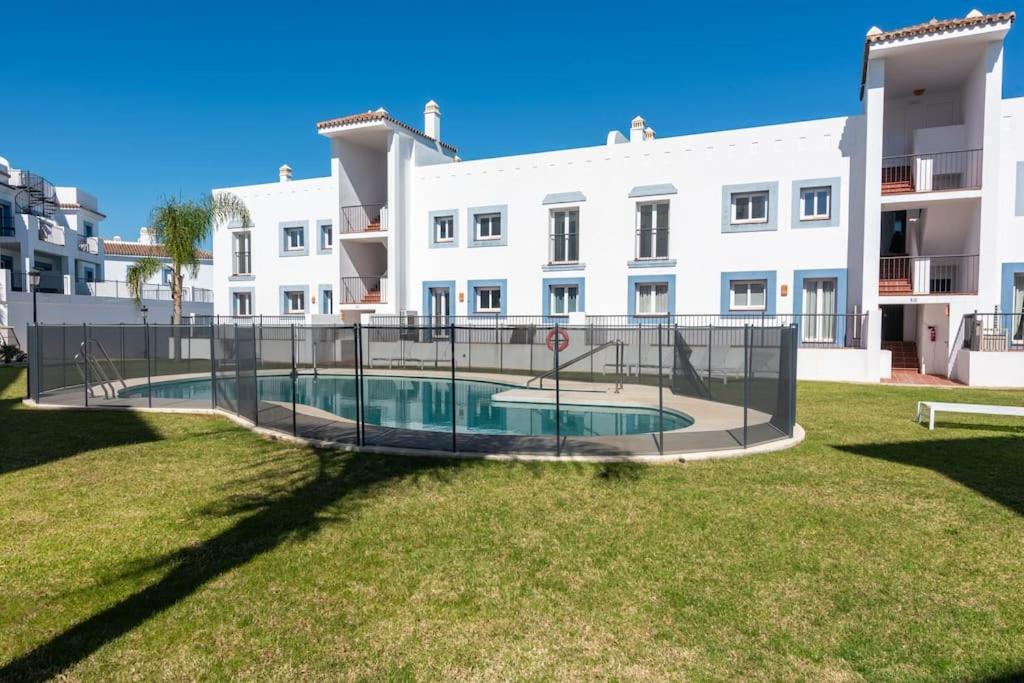 Gated Elegant Penthouse In Paraiso Pueblo Estepona