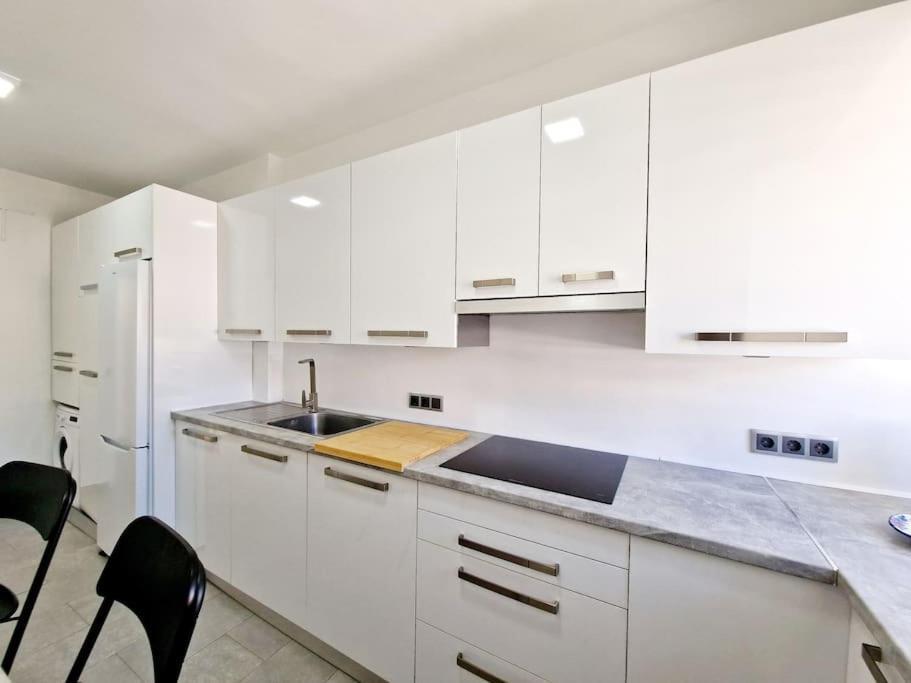 Sunrise On Spain Street Apartment