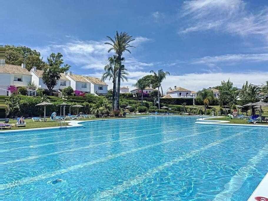 Apartment Townhouse For 7 People With Private Garden 10 Min From Puerto Banus *