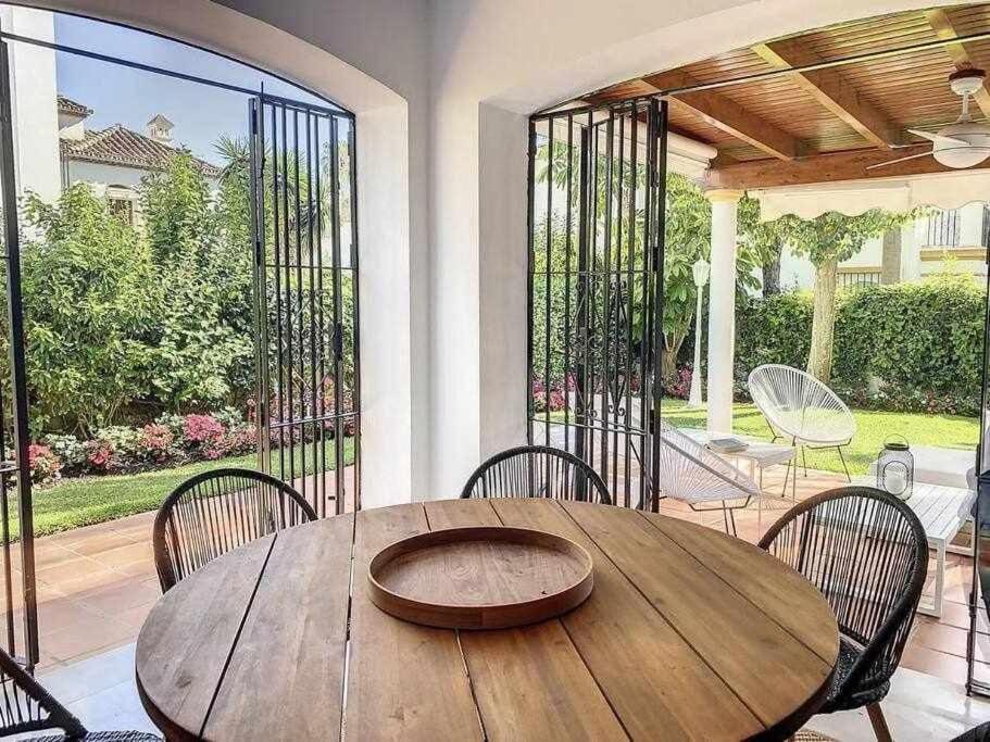 Apartment Townhouse For 7 People With Private Garden 10 Min From Puerto Banus