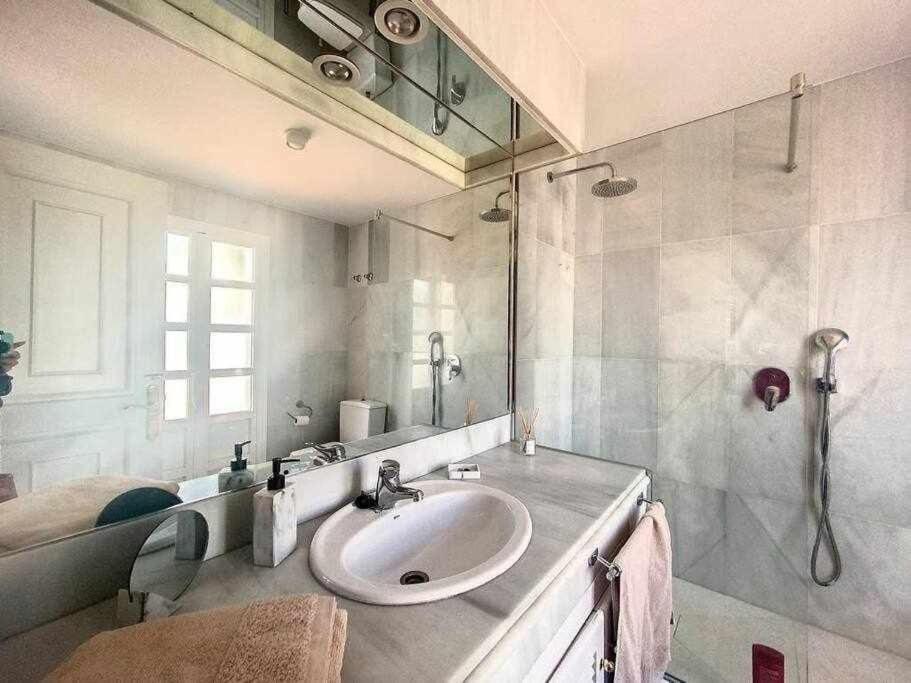Townhouse For 7 People With Private Garden 10 Min From Puerto Banus Apartment *