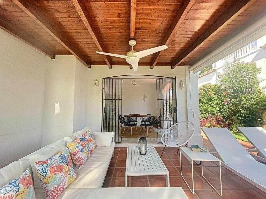 Townhouse For 7 People With Private Garden 10 Min From Puerto Banus Estepona