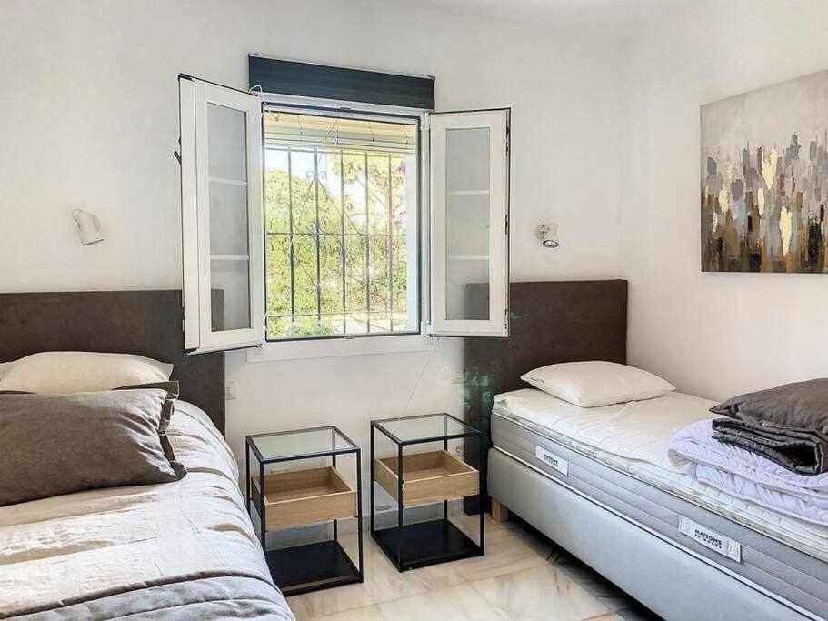Townhouse For 7 People With Private Garden 10 Min From Puerto Banus Apartment Estepona