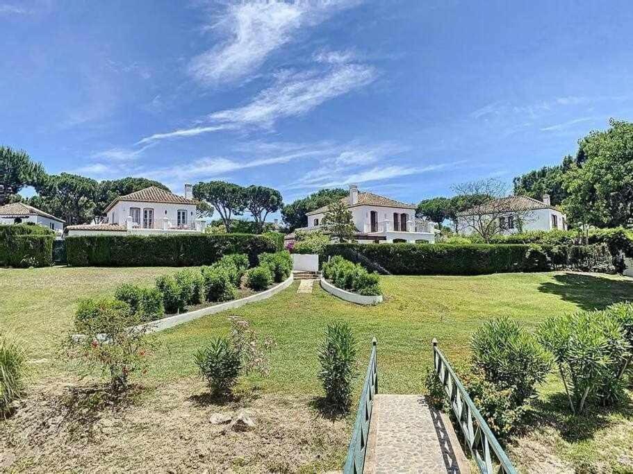 Townhouse For 7 People With Private Garden 10 Min From Puerto Banus *