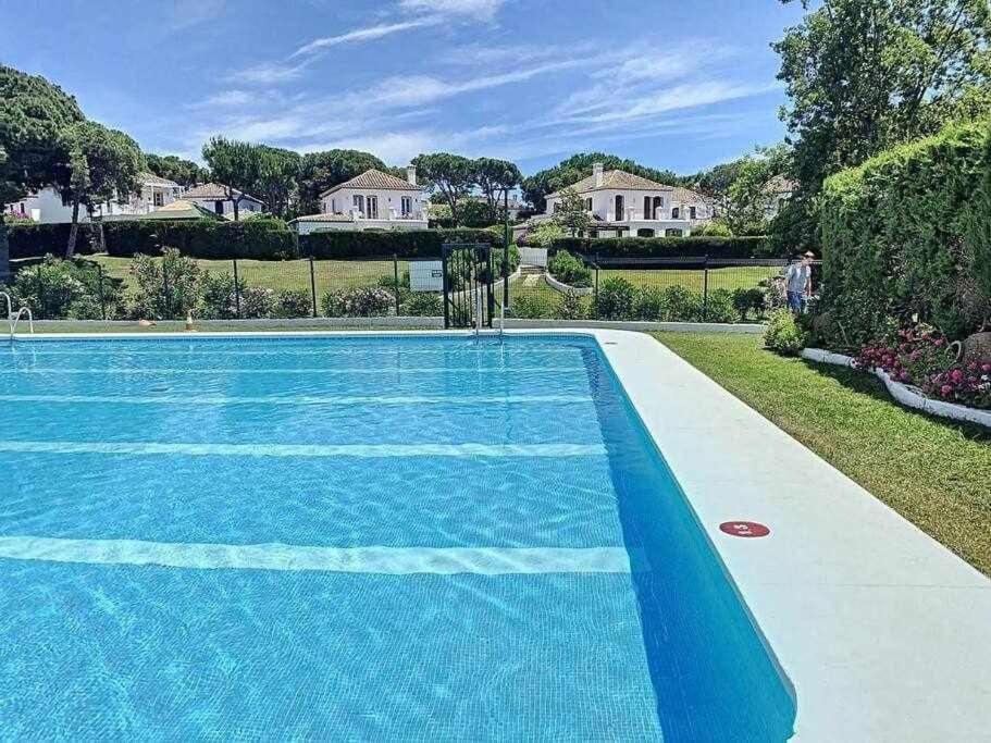Townhouse For 7 People With Private Garden 10 Min From Puerto Banus Estepona