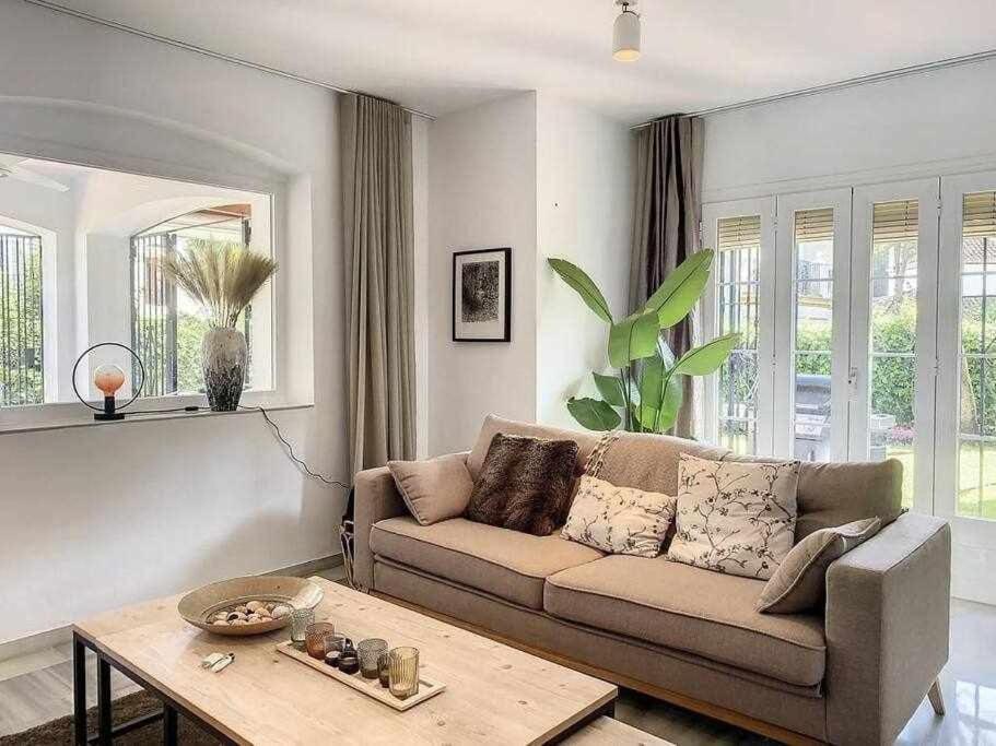 Townhouse For 7 People With Private Garden 10 Min From Puerto Banus