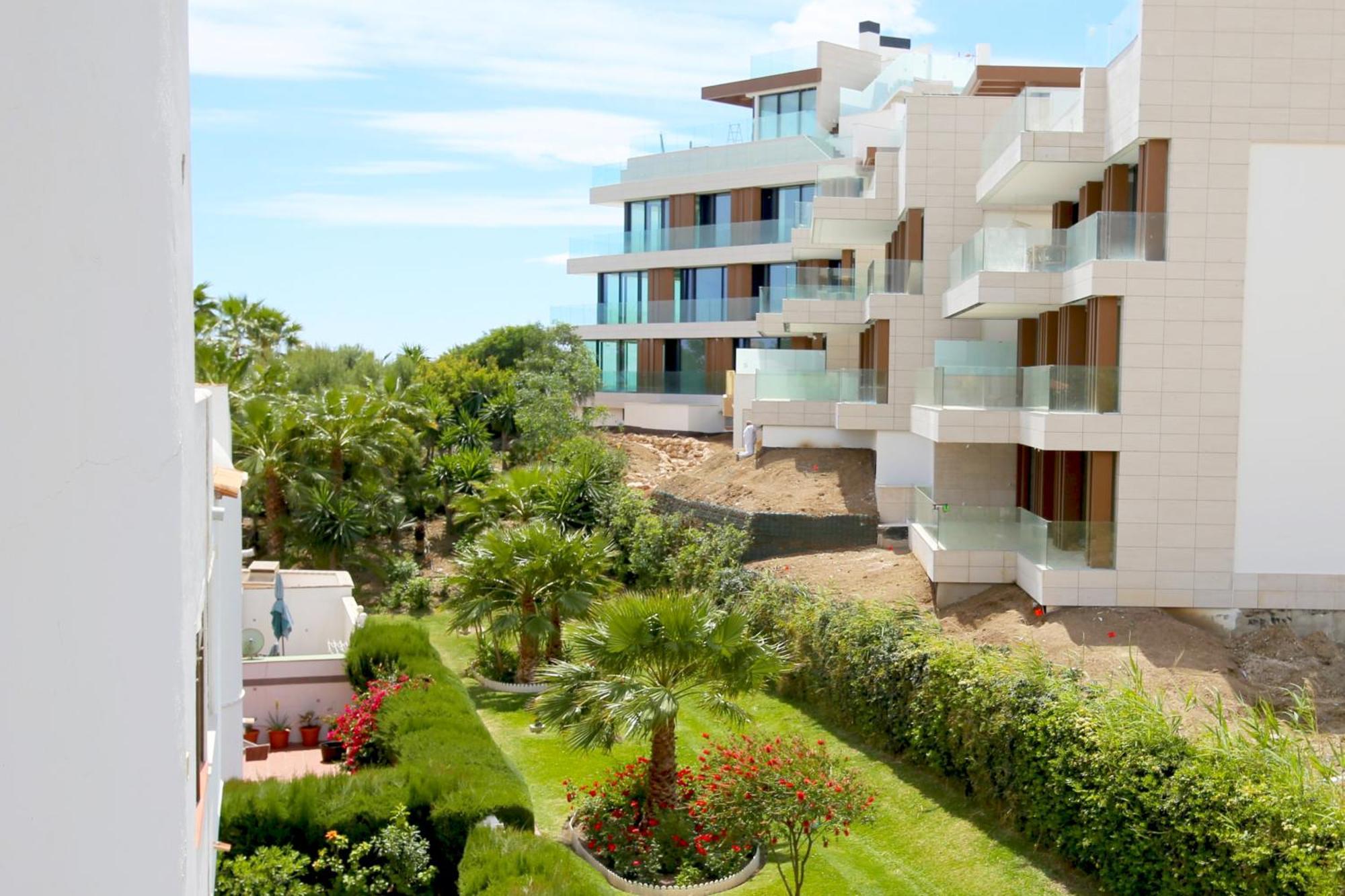 West Augusta * Estepona