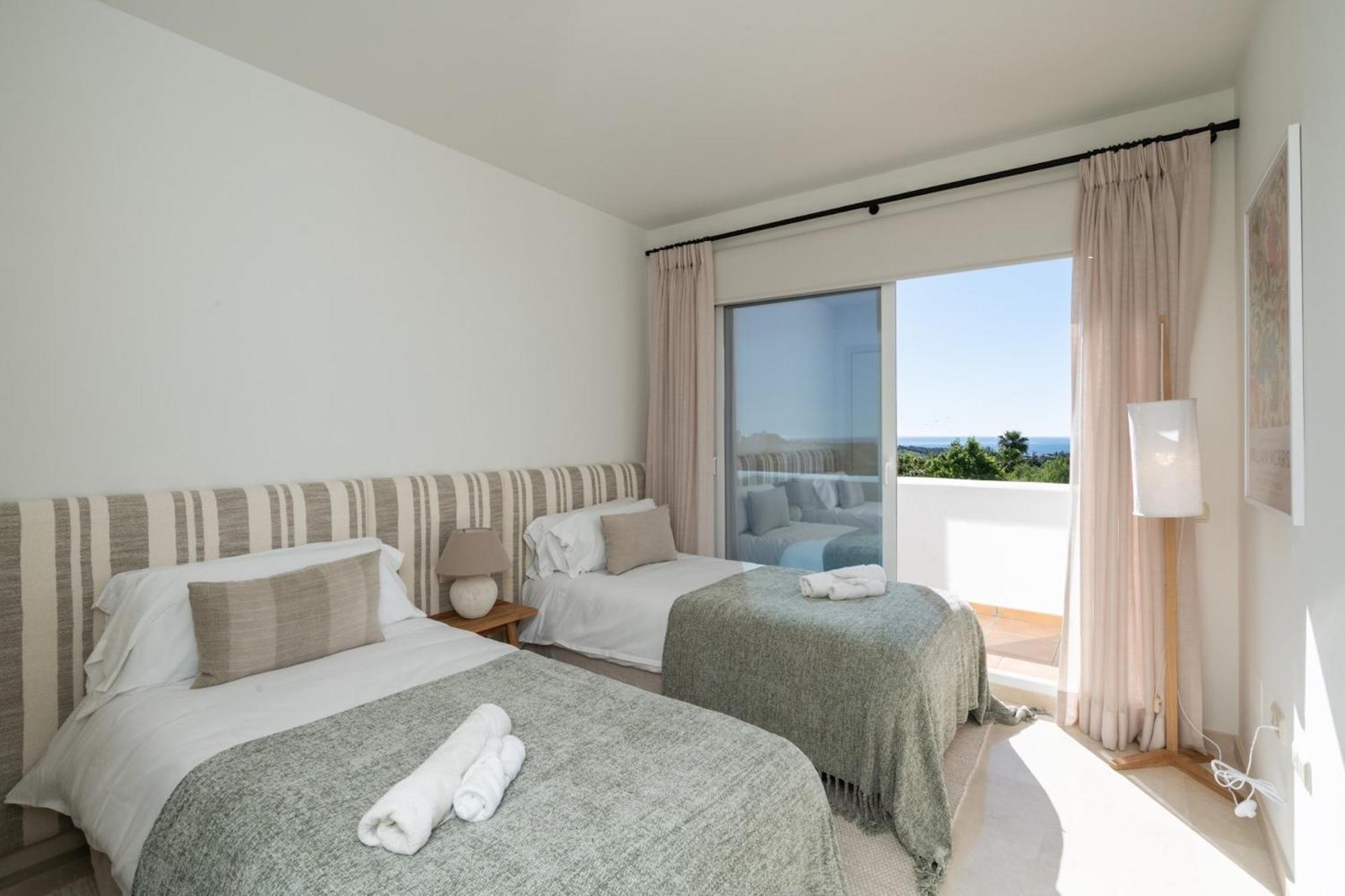Al-321 Penthouse 3 Bedrooms Alcazaba Lagoon Estepona