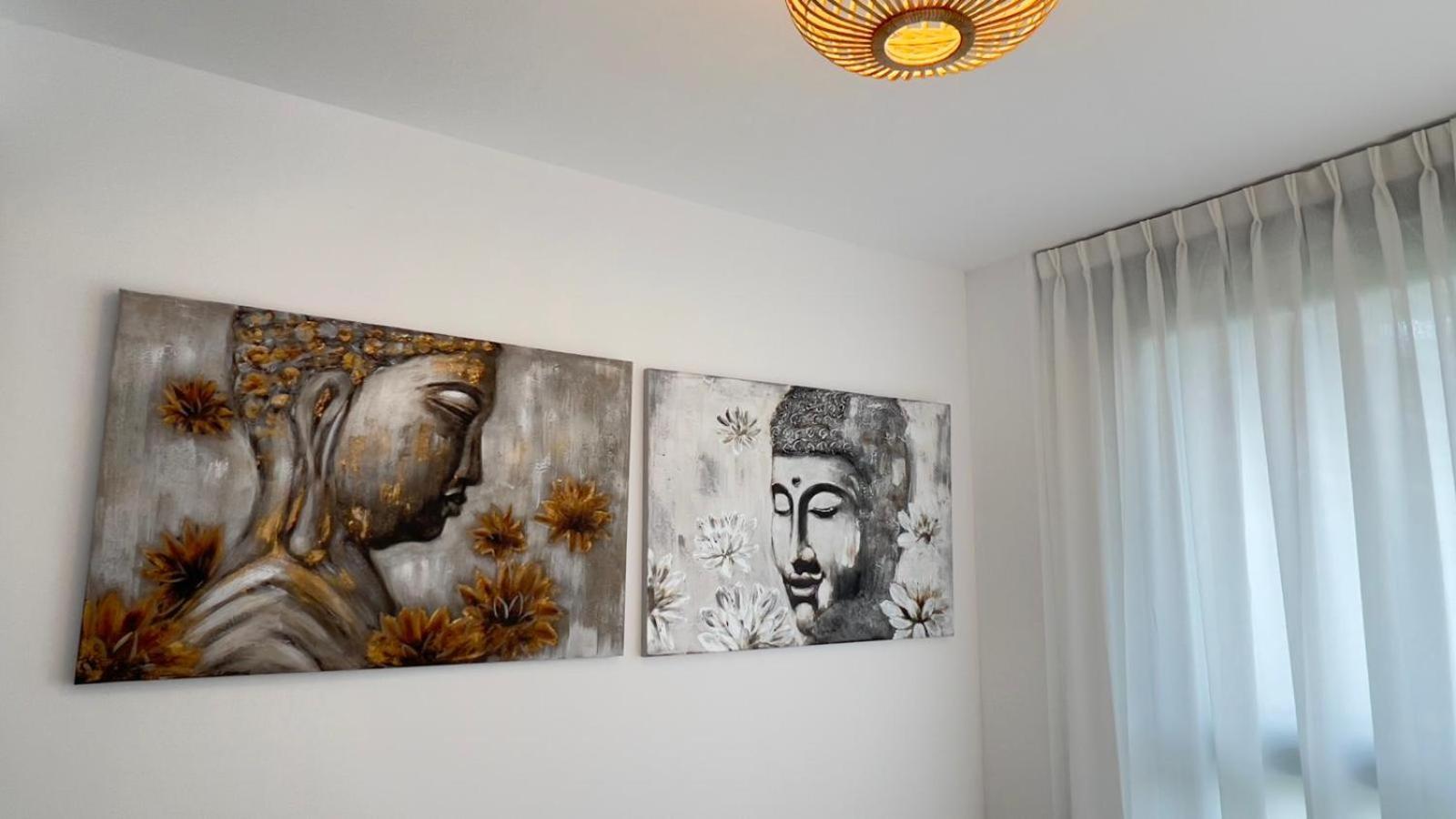 New Spacious 4 Bedrooms In 10 Min Walk To The Apartamento Estepona