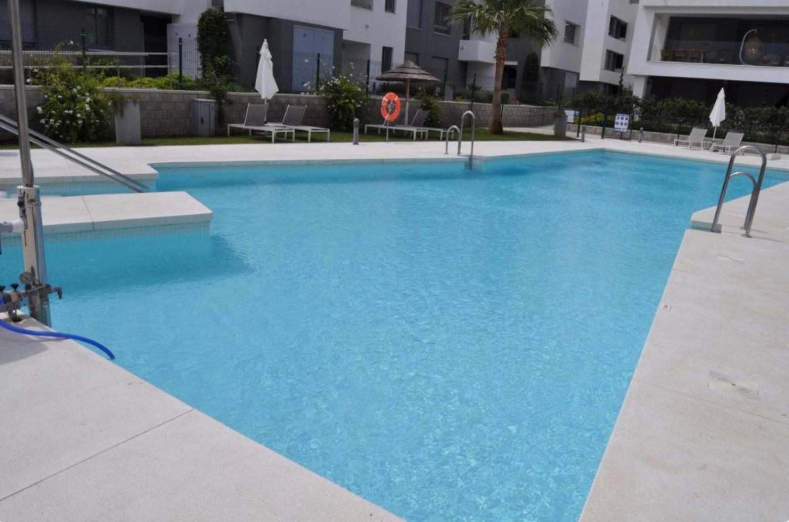 New Spacious 4 Bedrooms In 10 Min Walk To The * Estepona